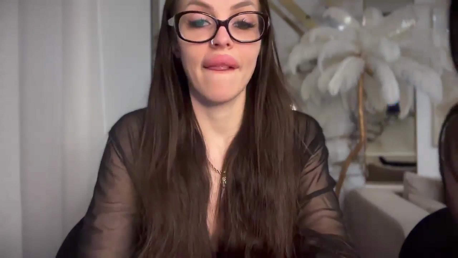 Gallery image thumbnail from UGLYGIRL_'s myfreecams stream on, 04/04/2025, 23:05 image 13 of 20
