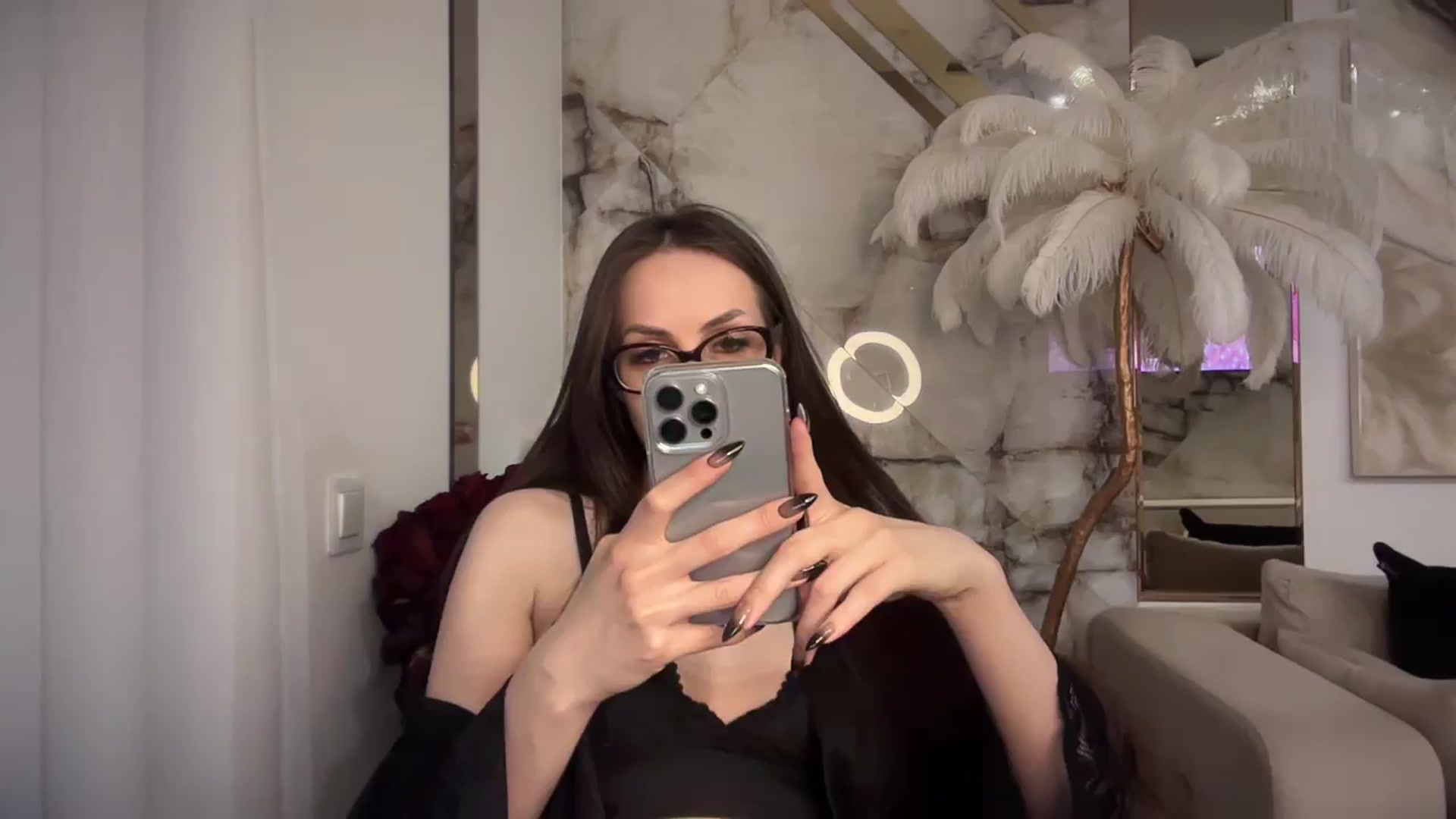 Gallery image thumbnail from UGLYGIRL_'s myfreecams stream on, 04/05/2025, 03:23 image 9 of 20