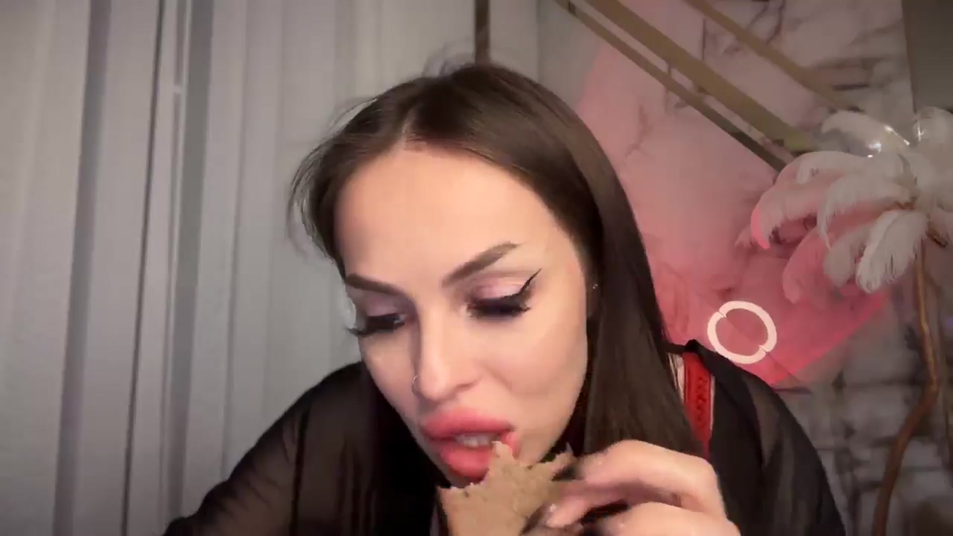 Gallery image thumbnail from UGLYGIRL_'s myfreecams stream on, 04/05/2025, 23:06 image 4 of 20