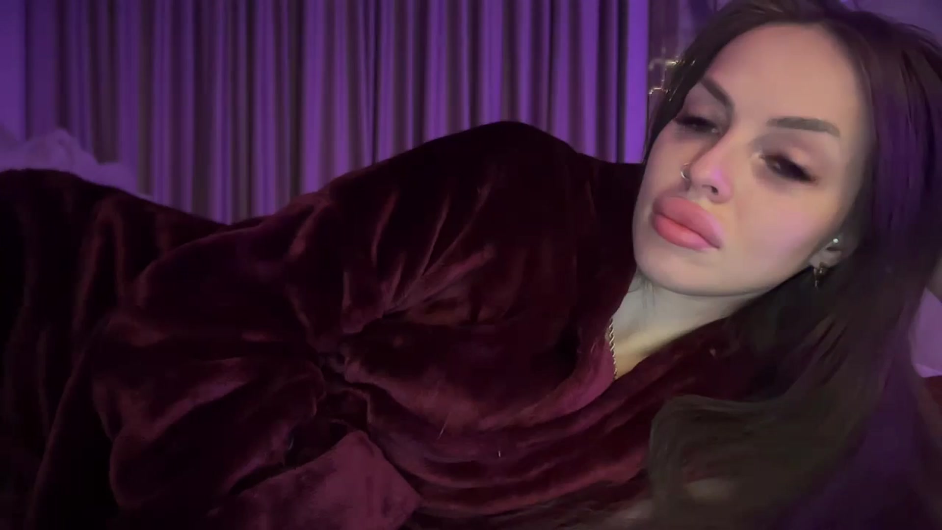 Gallery image thumbnail from UGLYGIRL_'s myfreecams stream on, 04/07/2025, 01:32 image 3 of 20