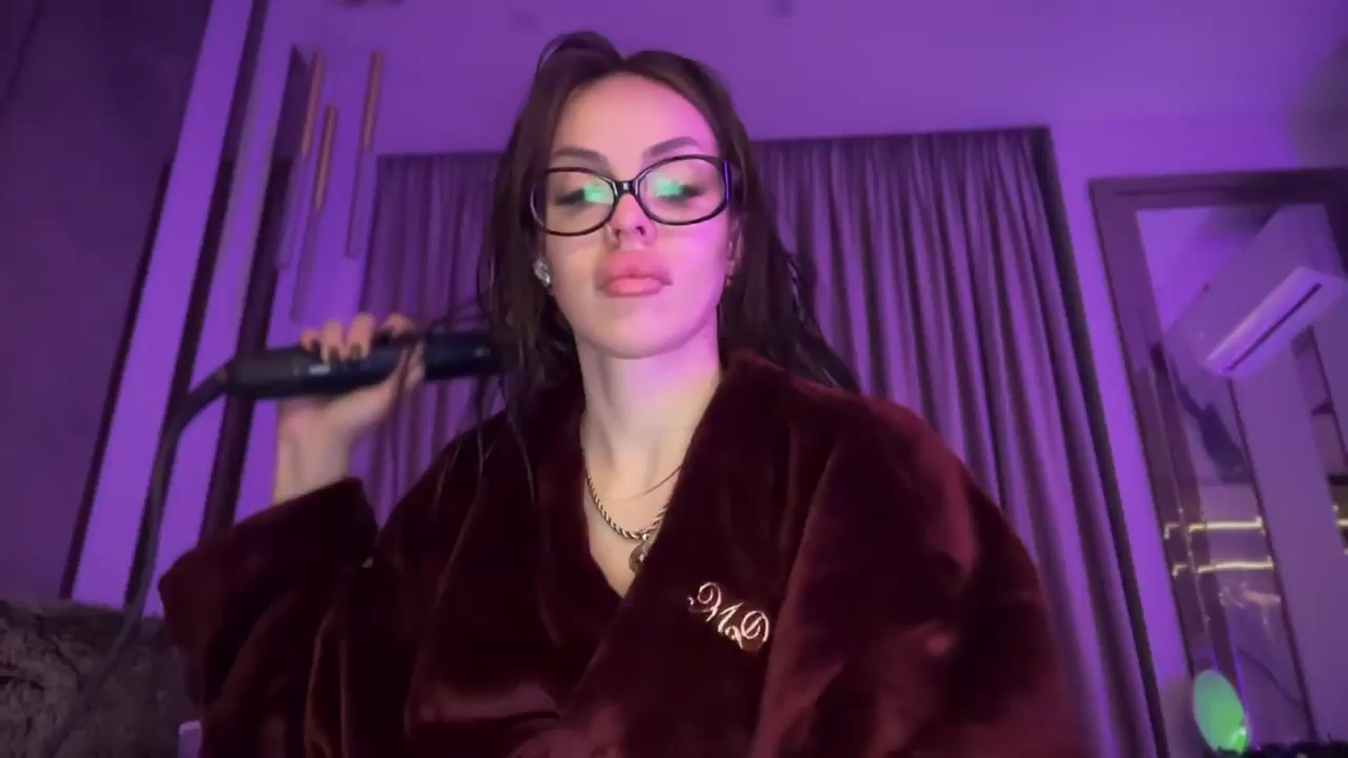 Gallery image thumbnail from UGLYGIRL_'s myfreecams stream on, 04/07/2025, 03:35 image 1 of 20