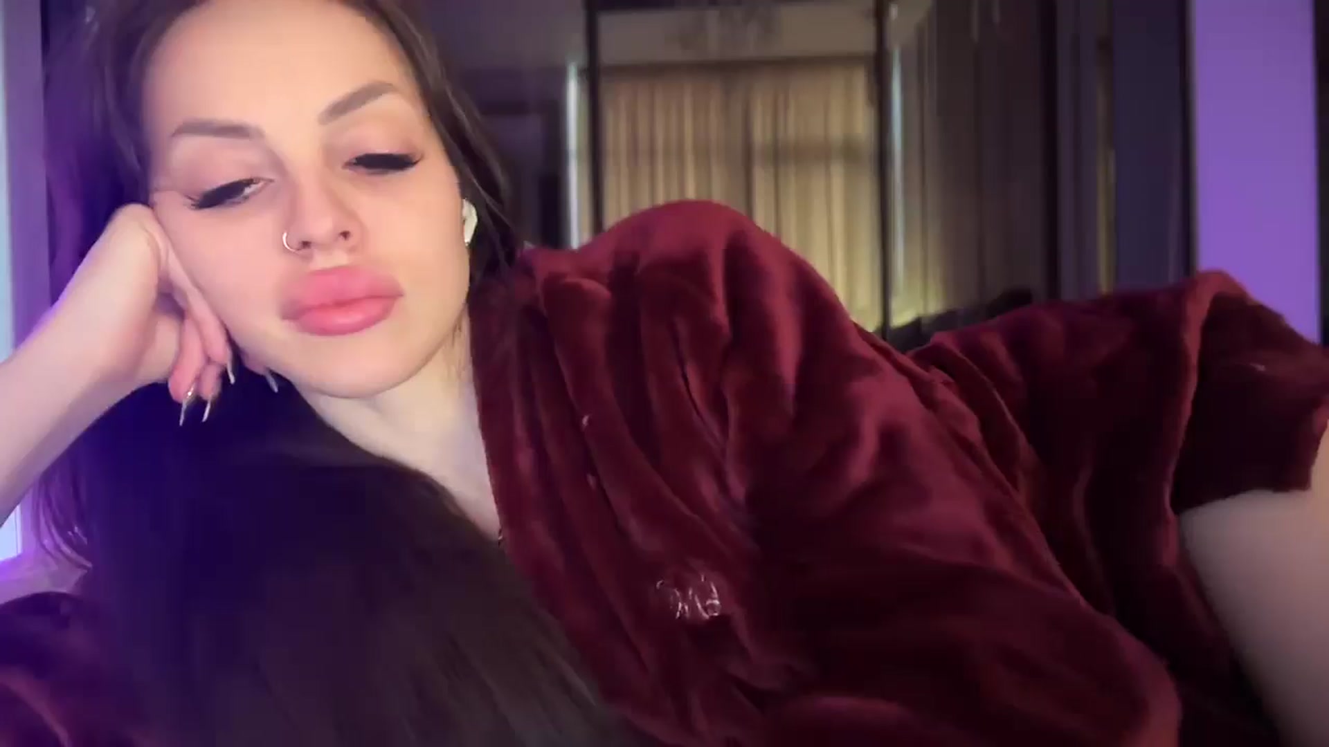 Gallery image thumbnail from UGLYGIRL_'s myfreecams stream on, 04/07/2025, 05:20 image 6 of 20