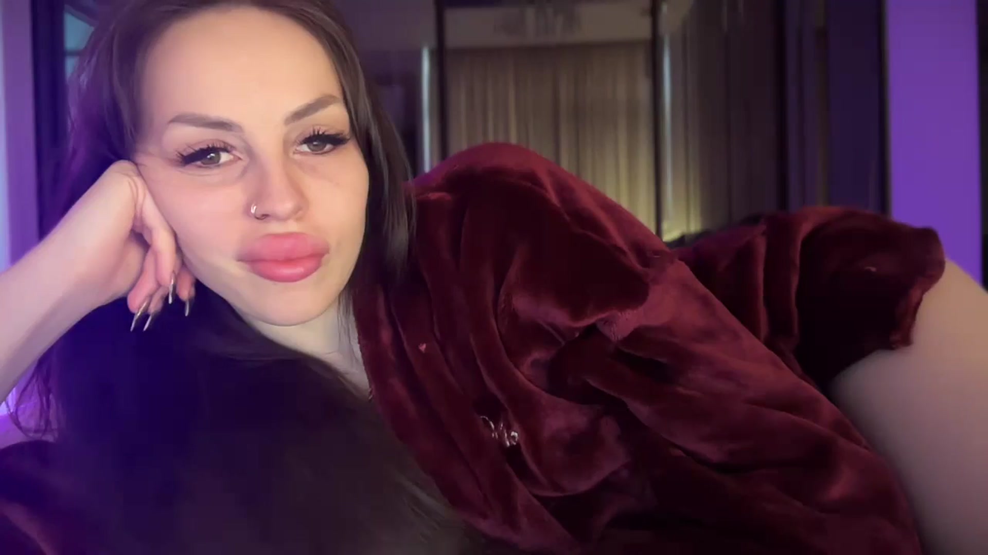 Gallery image thumbnail from UGLYGIRL_'s myfreecams stream on, 04/07/2025, 05:20 image 7 of 20