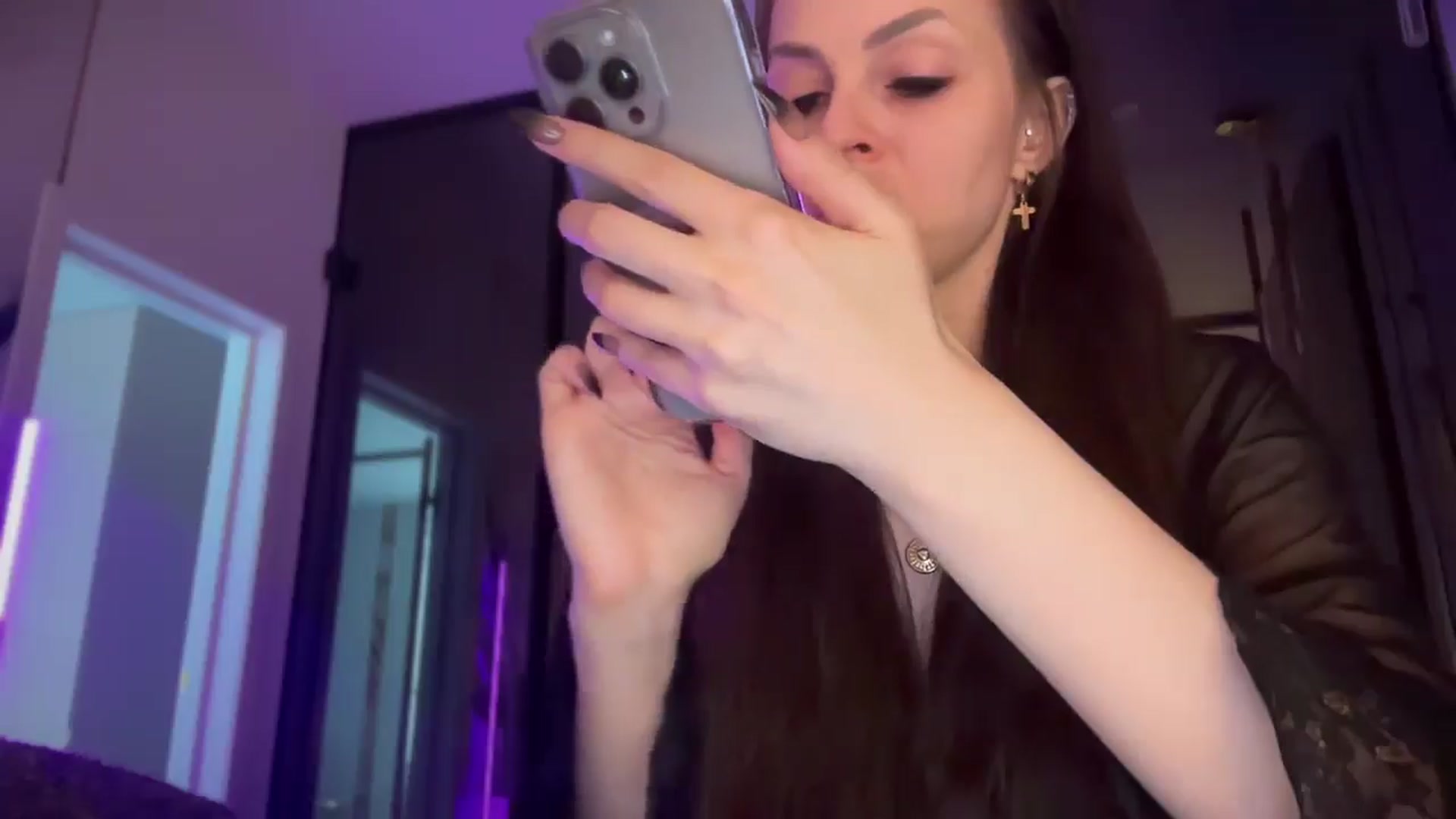 Gallery image thumbnail from UGLYGIRL_'s myfreecams stream on, 04/07/2025, 10:53 image 19 of 20