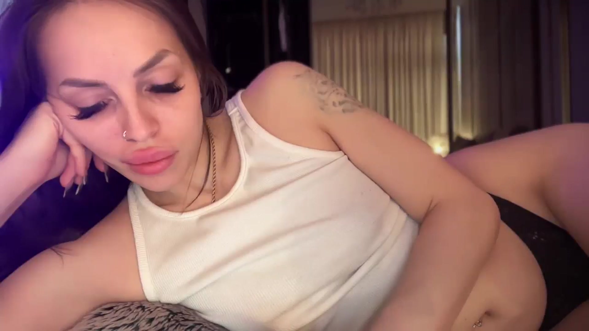 Gallery image thumbnail from UGLYGIRL_'s myfreecams stream on, 04/08/2025, 11:33 image 3 of 20