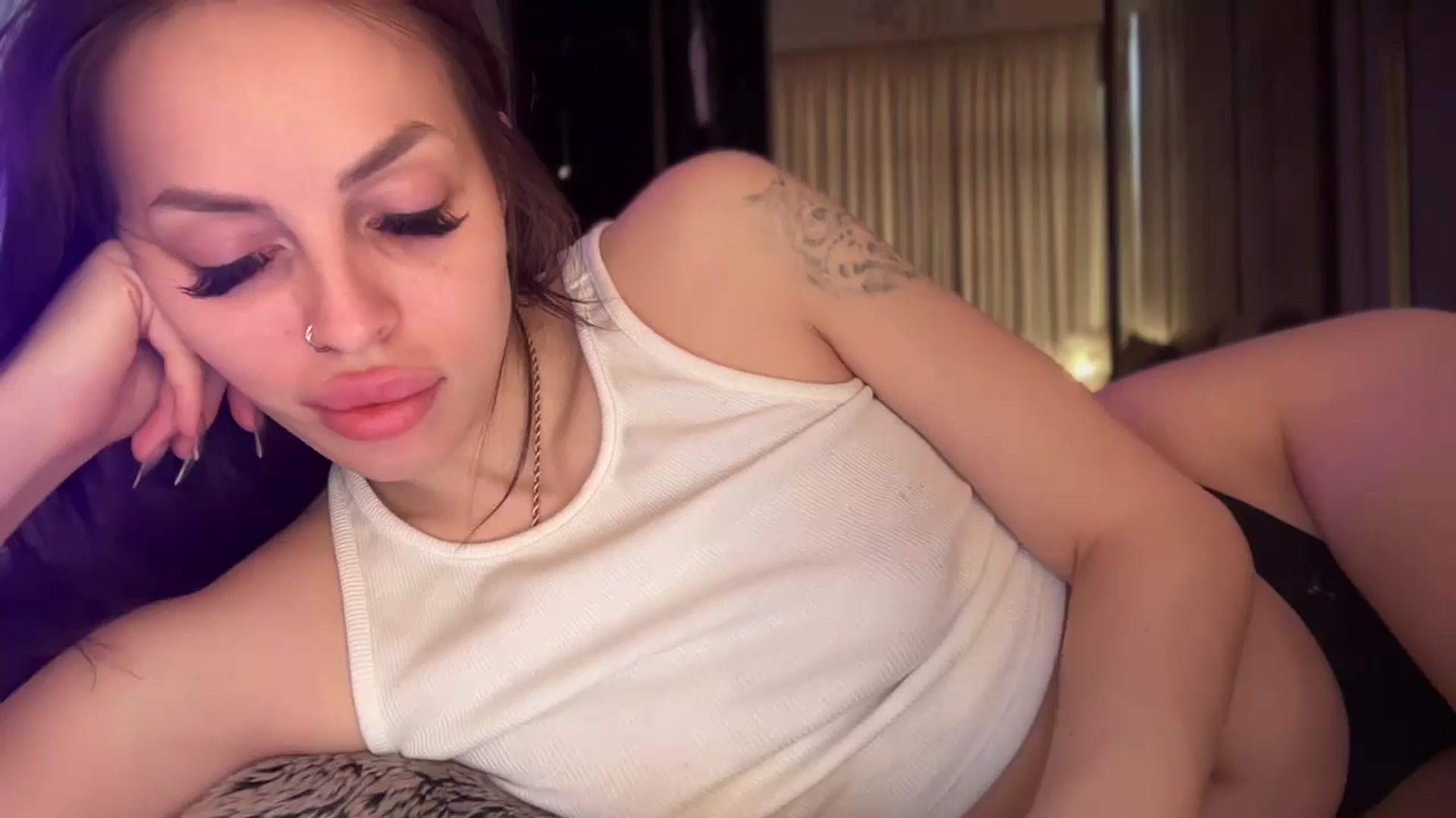 Gallery image thumbnail from UGLYGIRL_'s myfreecams stream on, 04/08/2025, 11:33 image 5 of 20