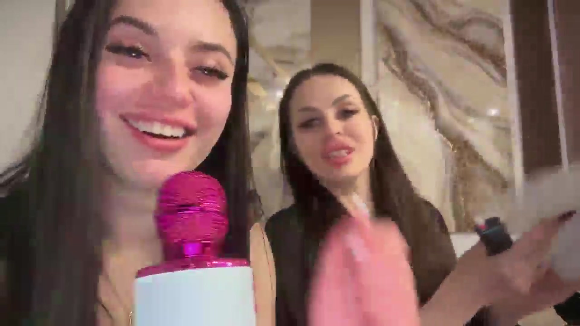 Gallery image thumbnail from UGLYGIRL_'s myfreecams stream on, 04/10/2025, 01:23 image 11 of 20