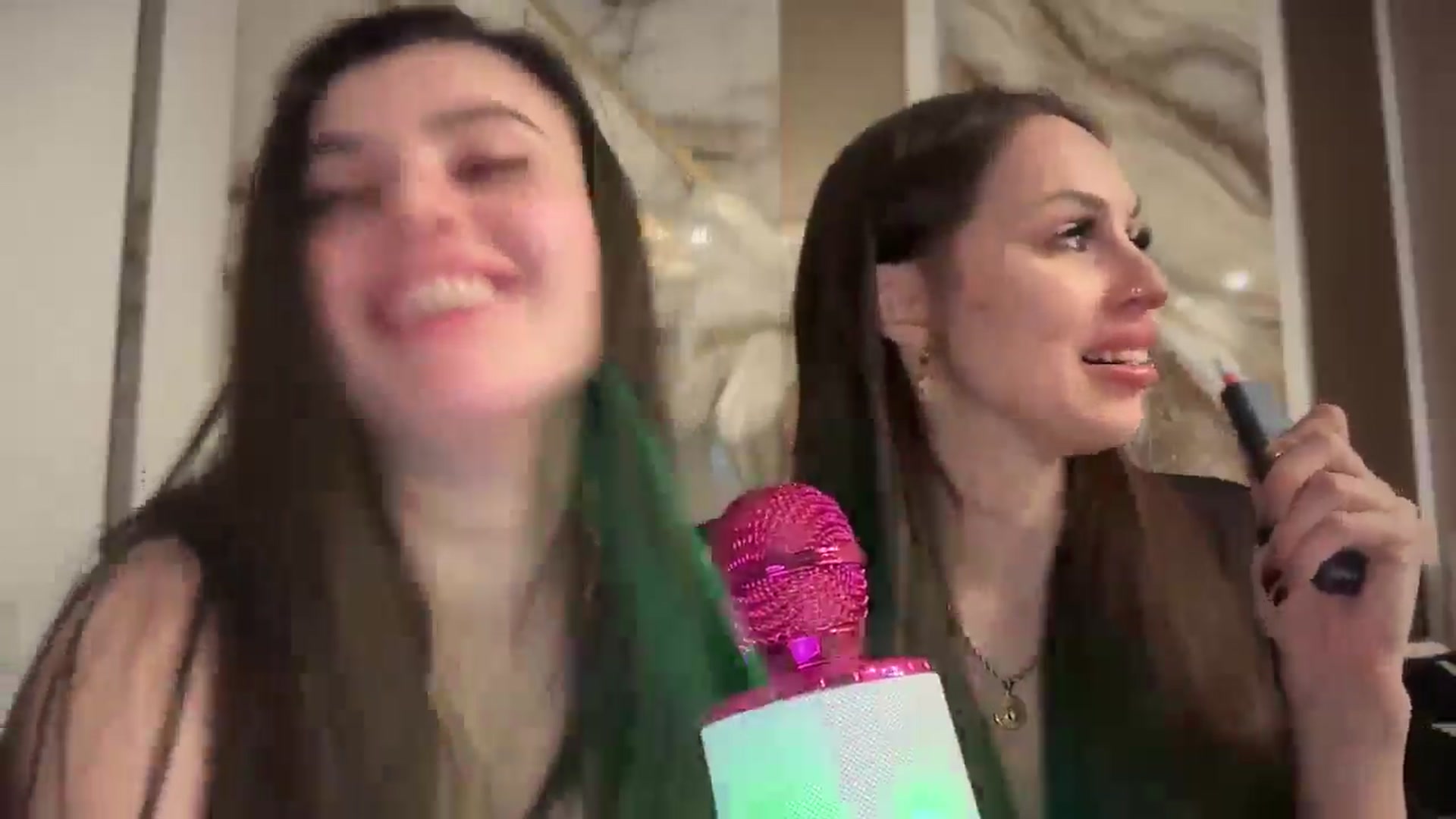 Gallery image thumbnail from UGLYGIRL_'s myfreecams stream on, 04/10/2025, 01:23 image 10 of 20