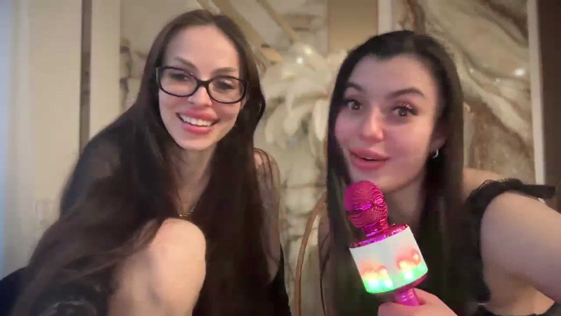 Gallery image thumbnail from UGLYGIRL_'s myfreecams stream on, 04/10/2025, 04:14 image 7 of 20