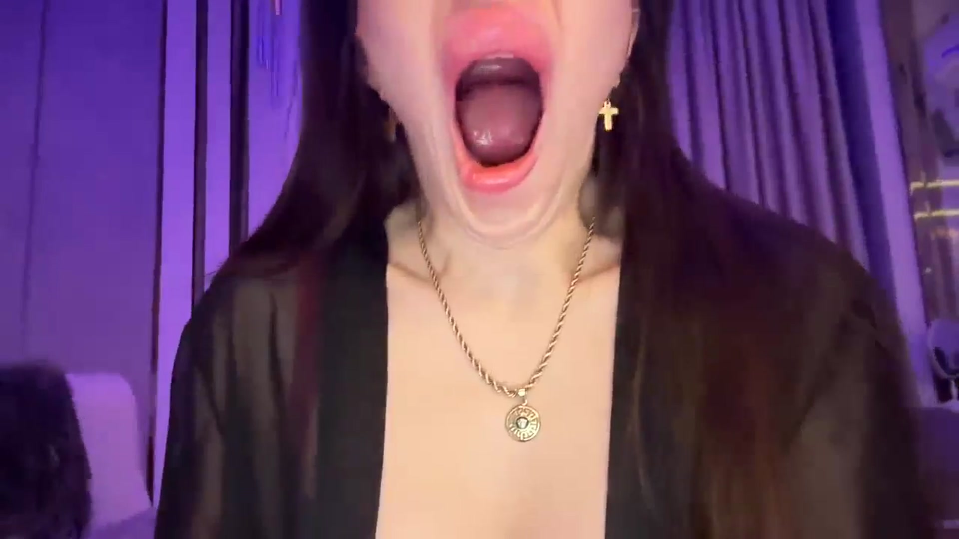 Gallery image thumbnail from UGLYGIRL_'s myfreecams stream on, 04/10/2025, 23:18 image 2 of 20