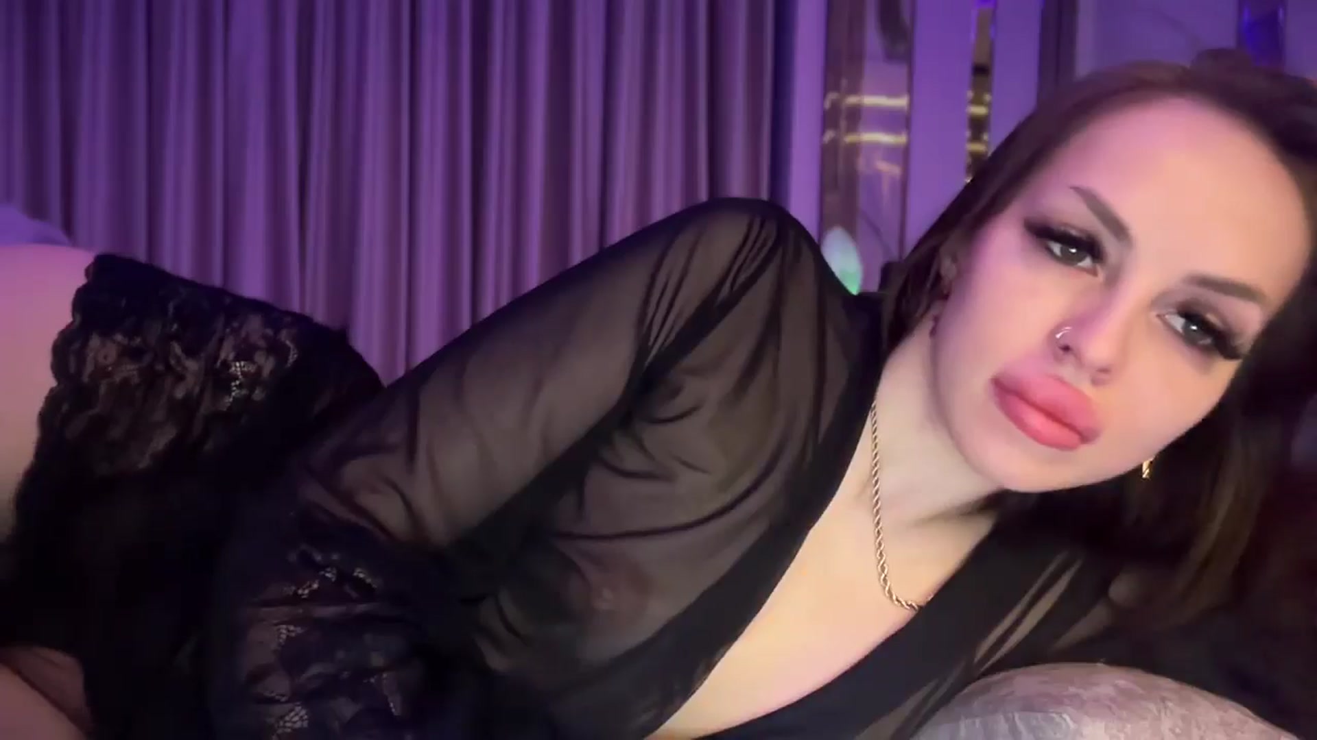 Gallery image thumbnail from UGLYGIRL_'s myfreecams stream on, 04/14/2025, 24:36 image 4 of 20