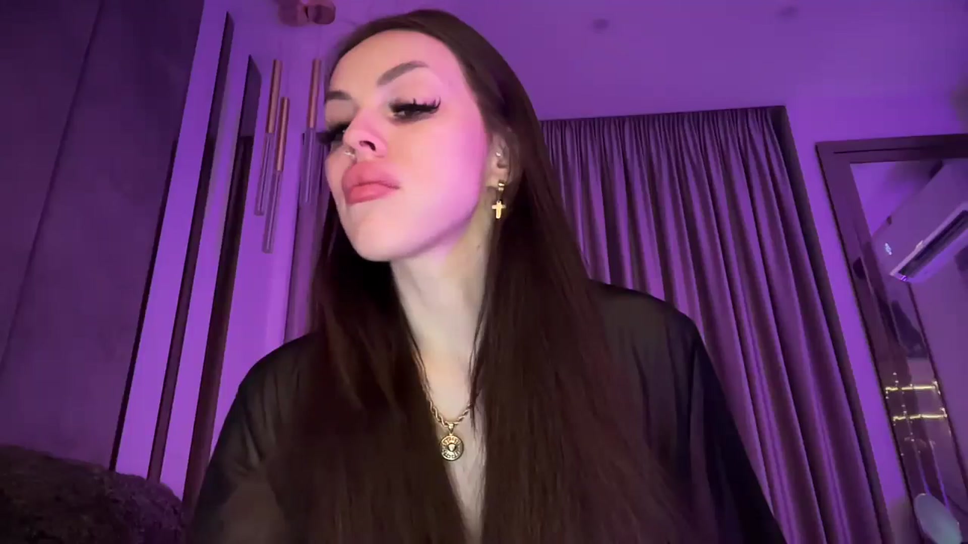 Gallery image thumbnail from UGLYGIRL_'s myfreecams stream on, 04/16/2025, 02:47 image 2 of 20