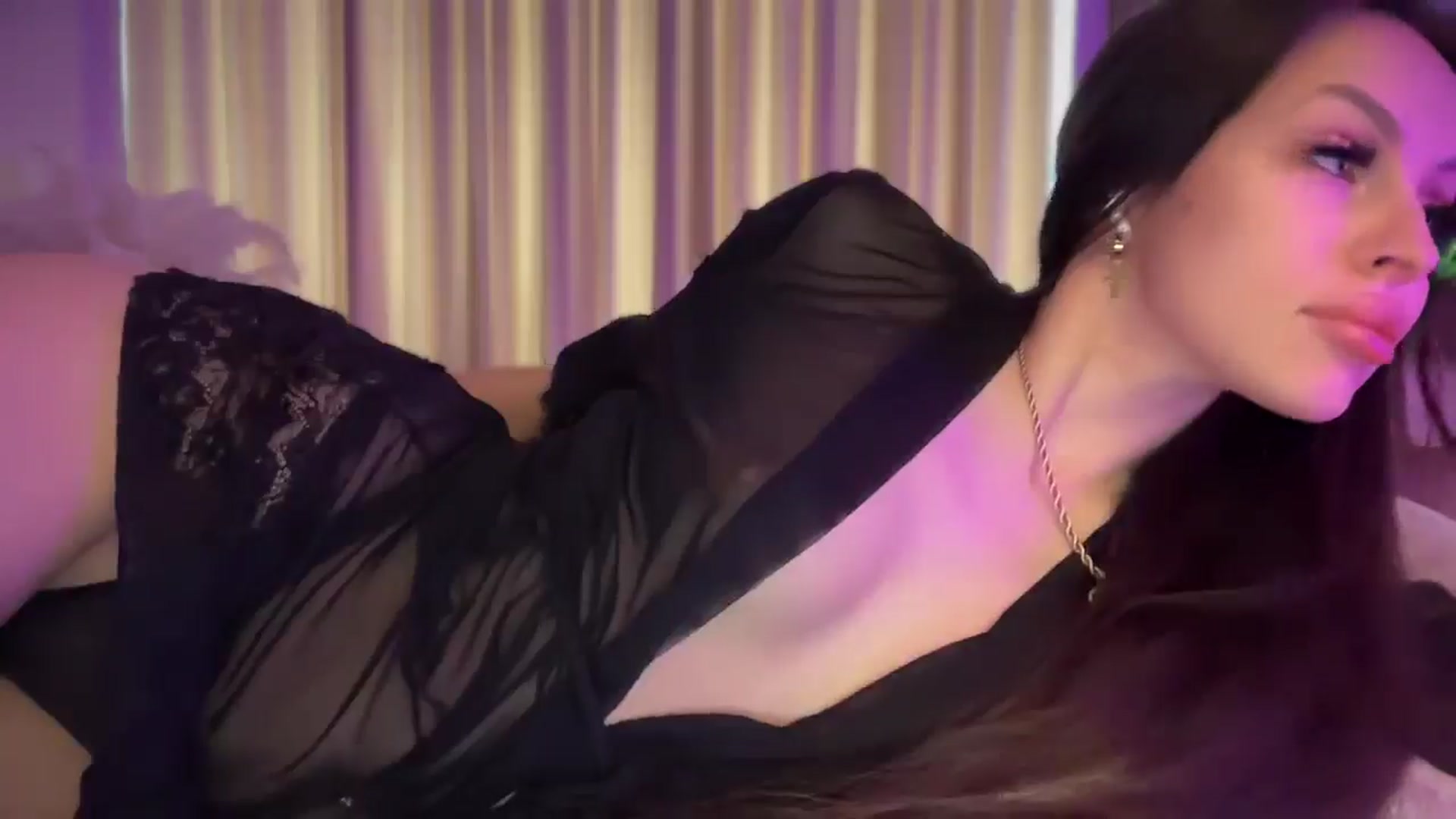 Gallery image thumbnail from UGLYGIRL_'s myfreecams stream on, 04/16/2025, 04:41 image 12 of 20