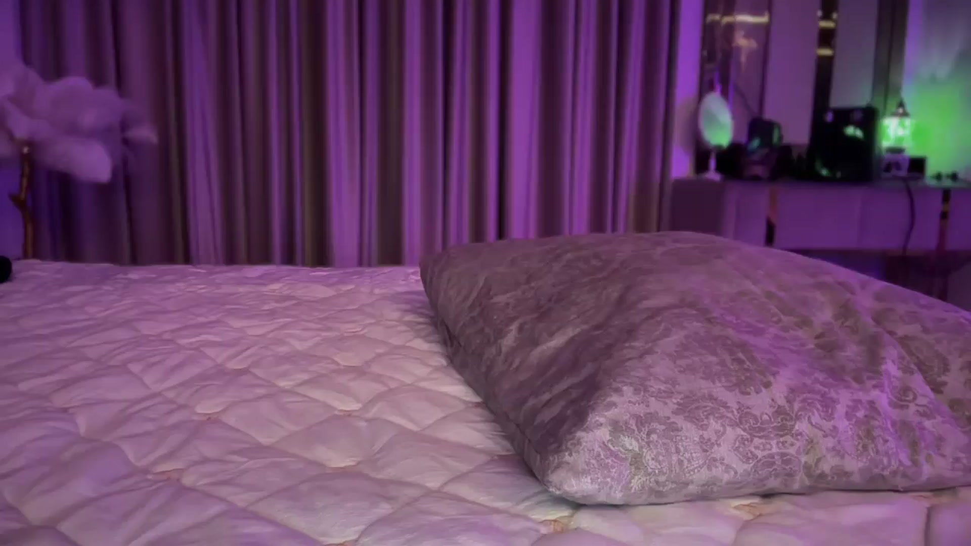Gallery image thumbnail from UGLYGIRL_'s myfreecams stream on, 04/16/2025, 23:44 image 6 of 20