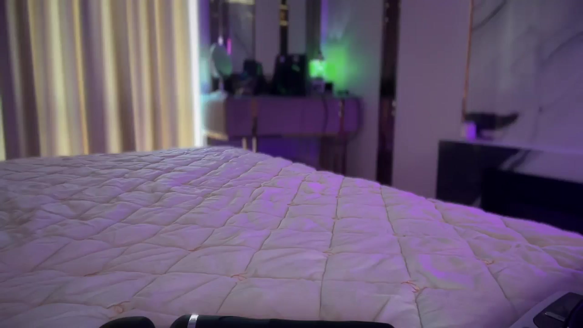 Gallery image thumbnail from UGLYGIRL_'s myfreecams stream on, 04/17/2025, 04:26 image 15 of 20