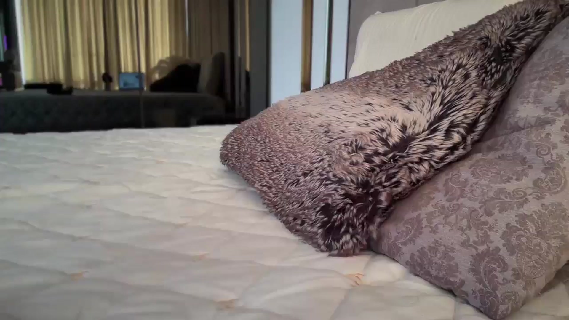 Gallery image thumbnail from UGLYGIRL_'s myfreecams stream on, 04/17/2025, 05:46 image 1 of 20