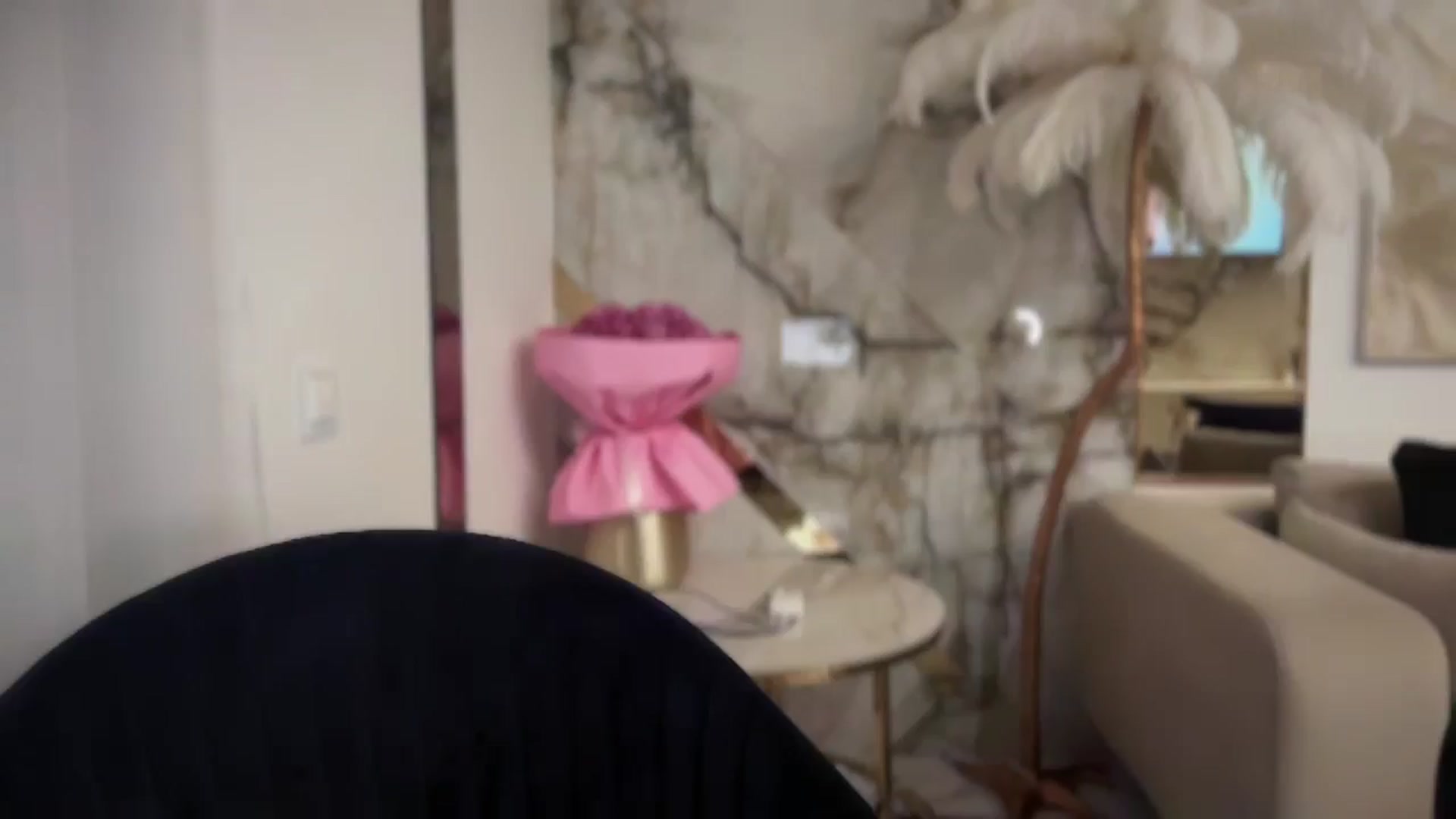 Gallery image thumbnail from UGLYGIRL_'s myfreecams stream on, 04/18/2025, 23:47 image 1 of 20