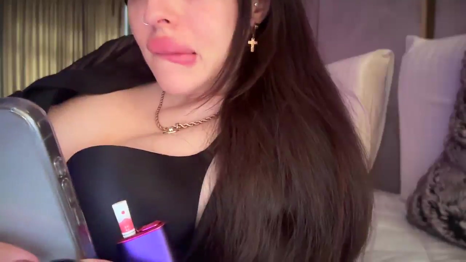 Gallery image thumbnail from UGLYGIRL_'s myfreecams stream on, 04/19/2025, 09:05 image 15 of 20