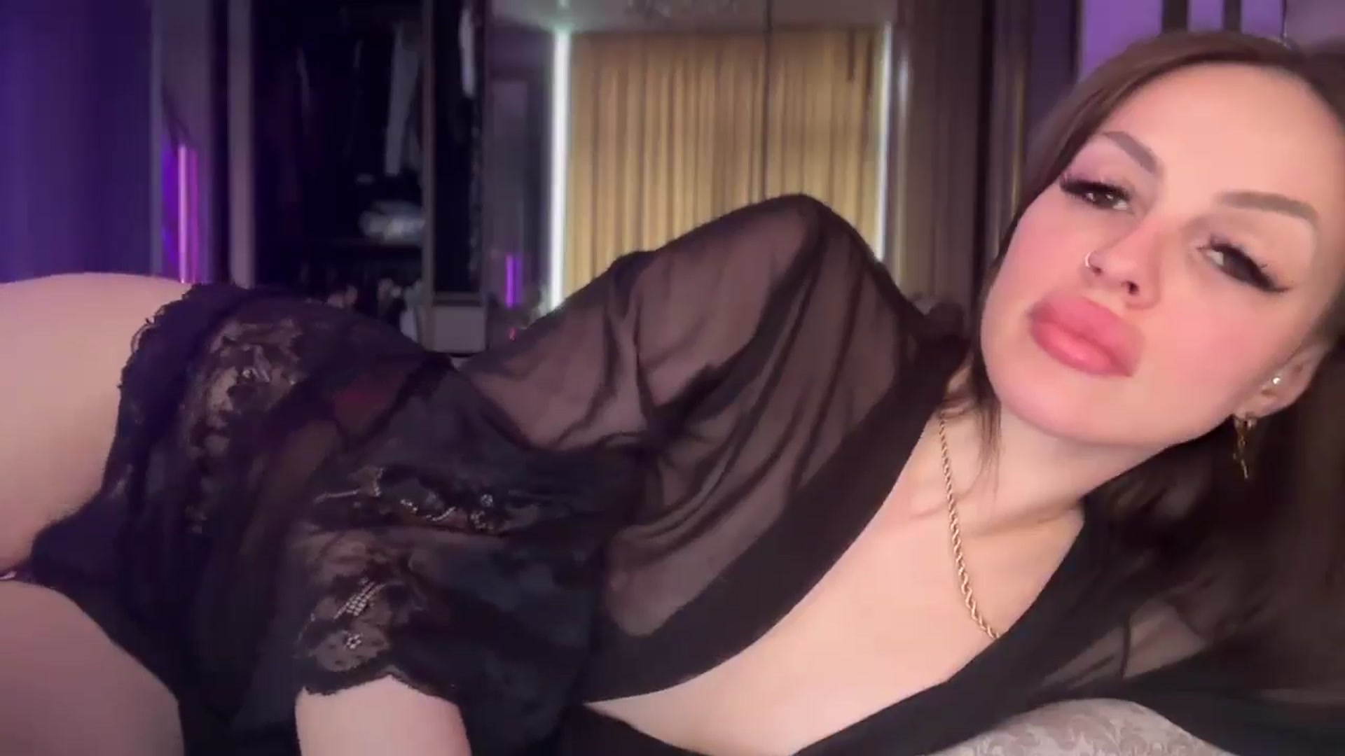 Gallery image thumbnail from UGLYGIRL_'s myfreecams stream on, 04/19/2025, 11:18 image 12 of 20