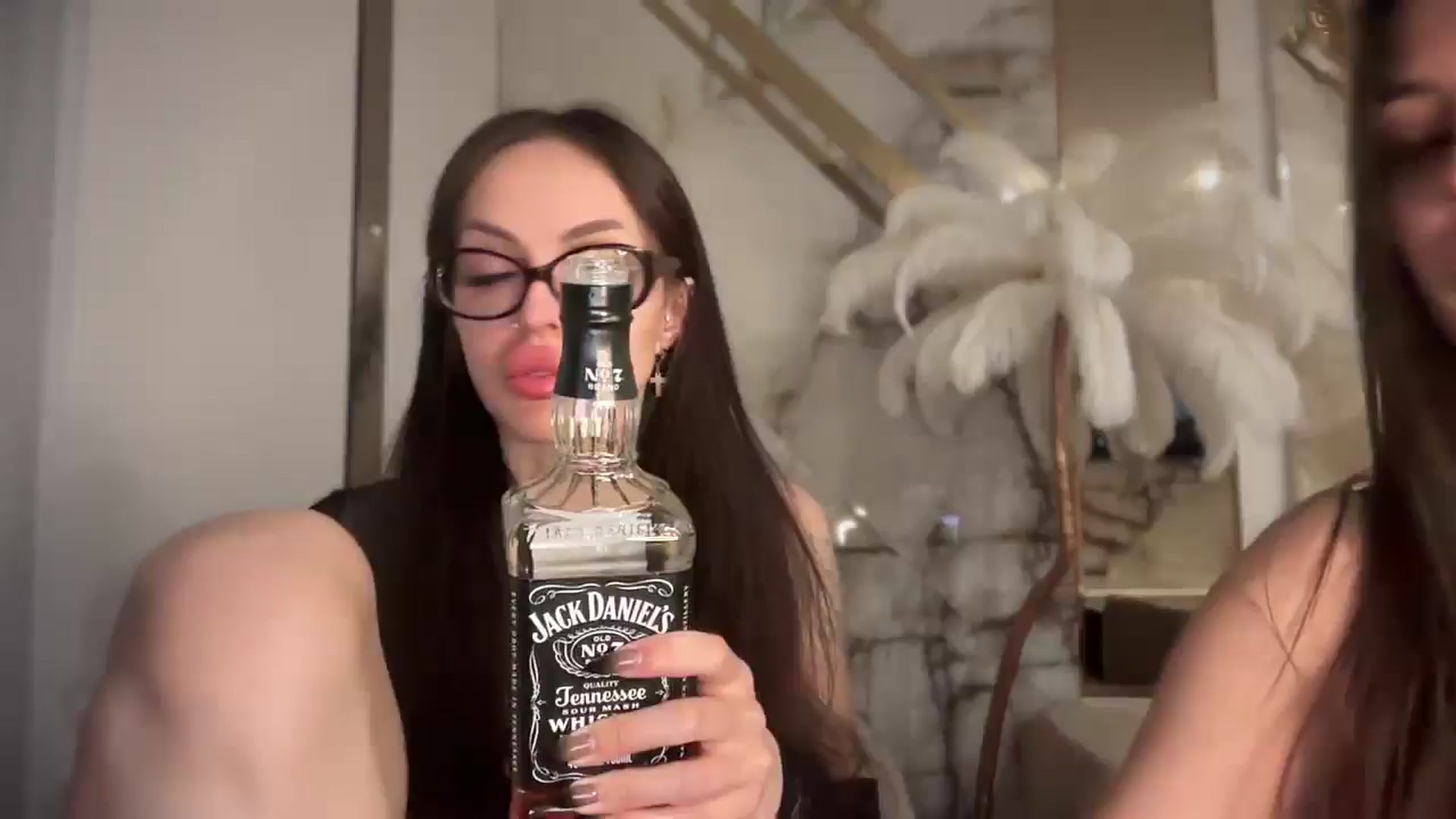 Gallery image thumbnail from UGLYGIRL_'s myfreecams stream on, 04/20/2025, 24:00 image 1 of 20