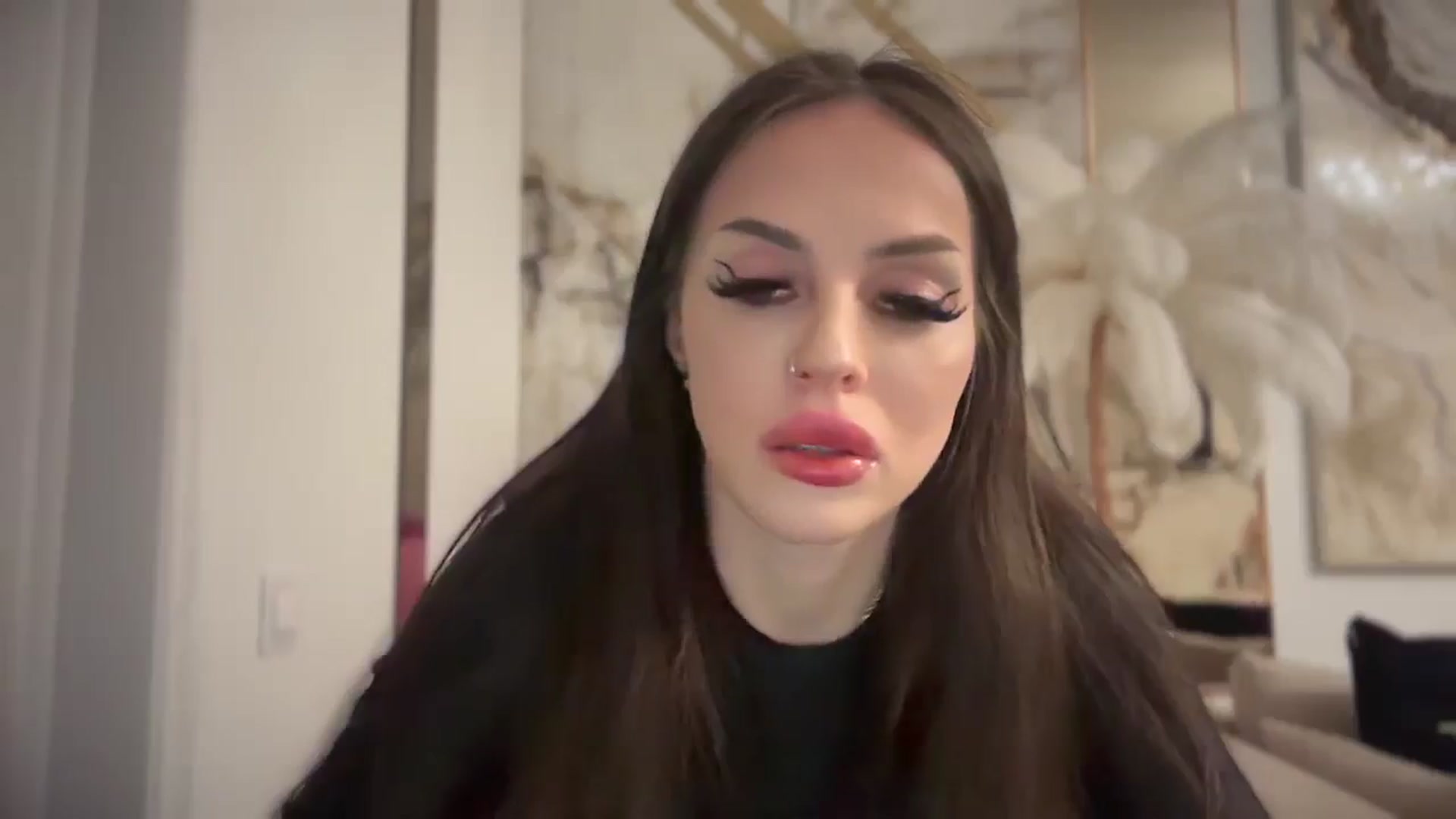 Gallery image thumbnail from UGLYGIRL_'s myfreecams stream on, 04/20/2025, 20:45 image 18 of 20