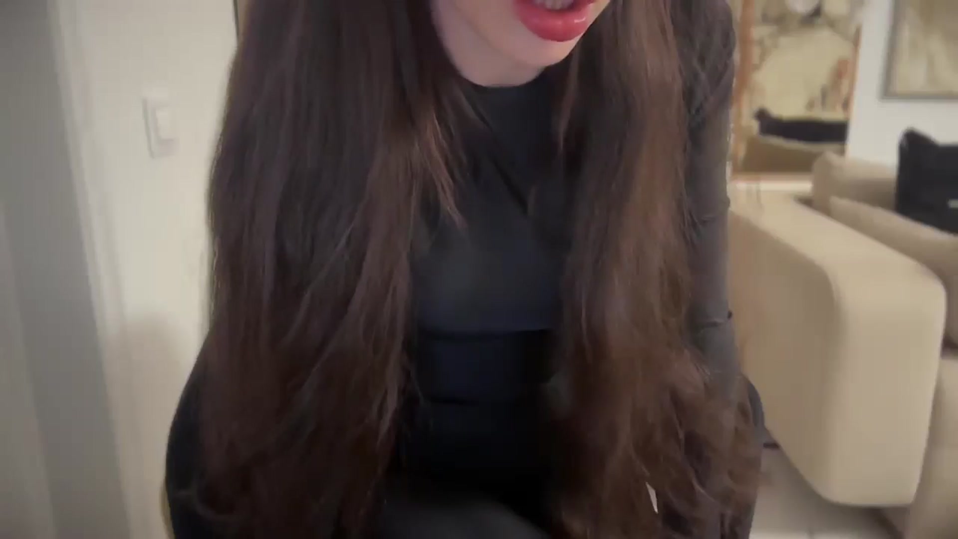 Gallery image thumbnail from UGLYGIRL_'s myfreecams stream on, 04/20/2025, 20:45 image 15 of 20
