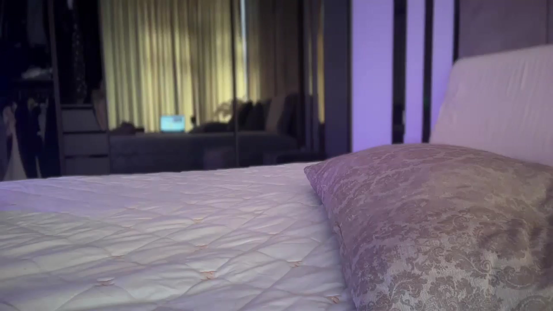Gallery image thumbnail from UGLYGIRL_'s myfreecams stream on, 04/23/2025, 09:37 image 15 of 20