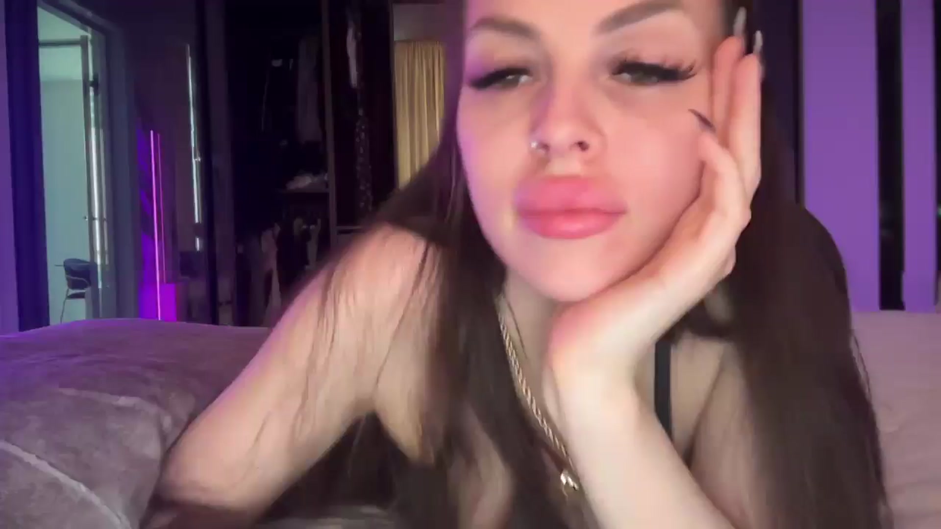 Gallery image thumbnail from UGLYGIRL_'s myfreecams stream on, 04/23/2025, 13:09 image 17 of 20