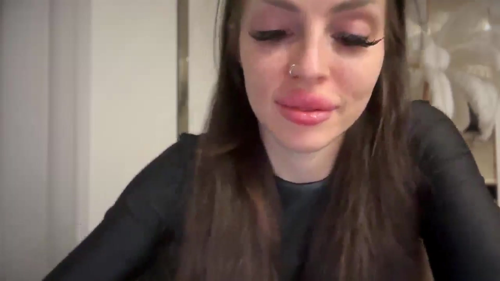 Gallery image thumbnail from UGLYGIRL_'s myfreecams stream on, 04/26/2025, 21:22 image 10 of 20