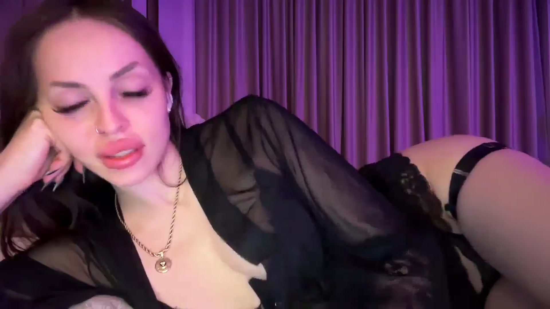 Gallery image thumbnail from UGLYGIRL_'s myfreecams stream on, 05/03/2025, 24:00 image 14 of 20