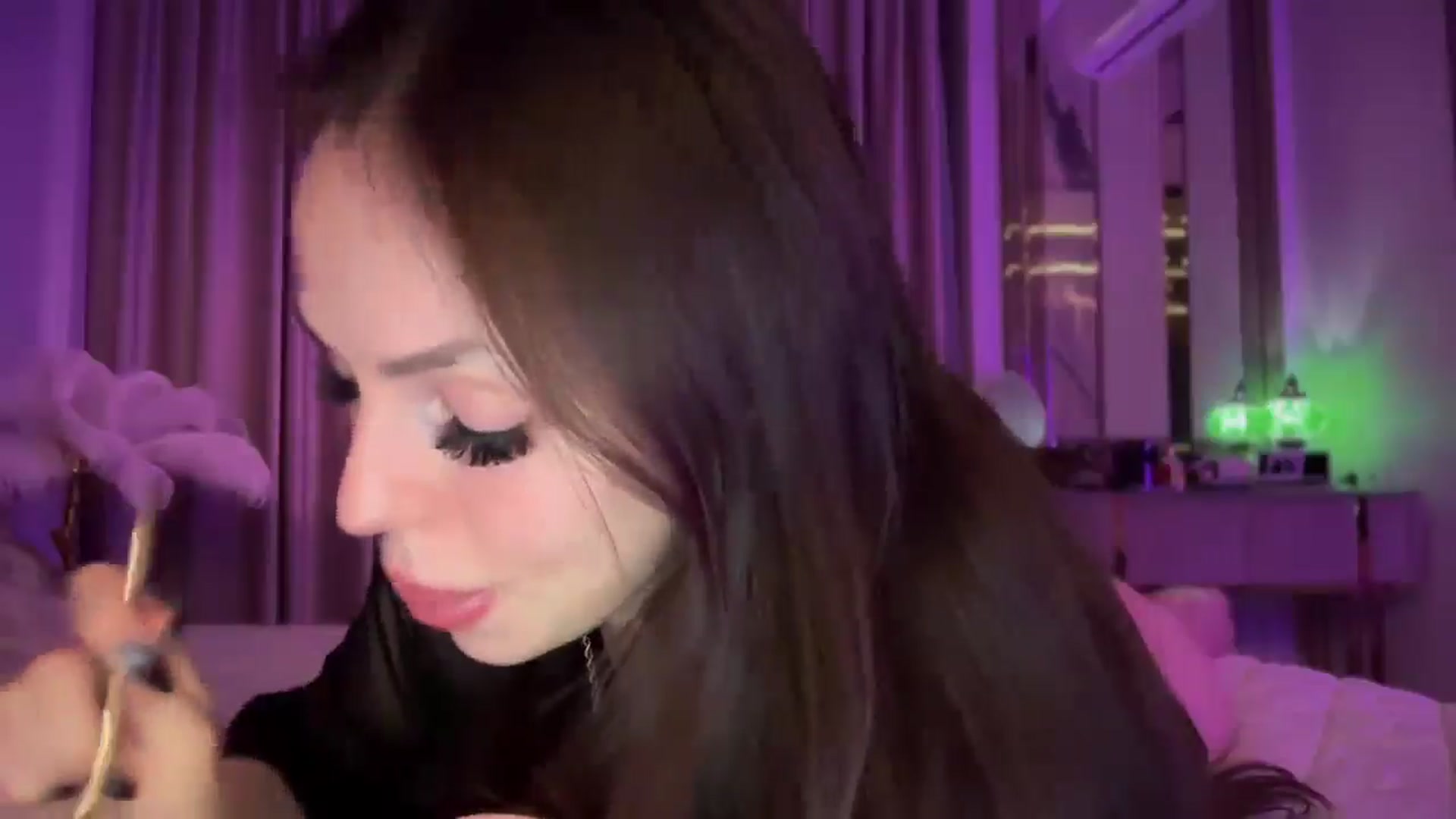 Gallery image thumbnail from UGLYGIRL_'s myfreecams stream on, 05/03/2025, 01:45 image 8 of 20
