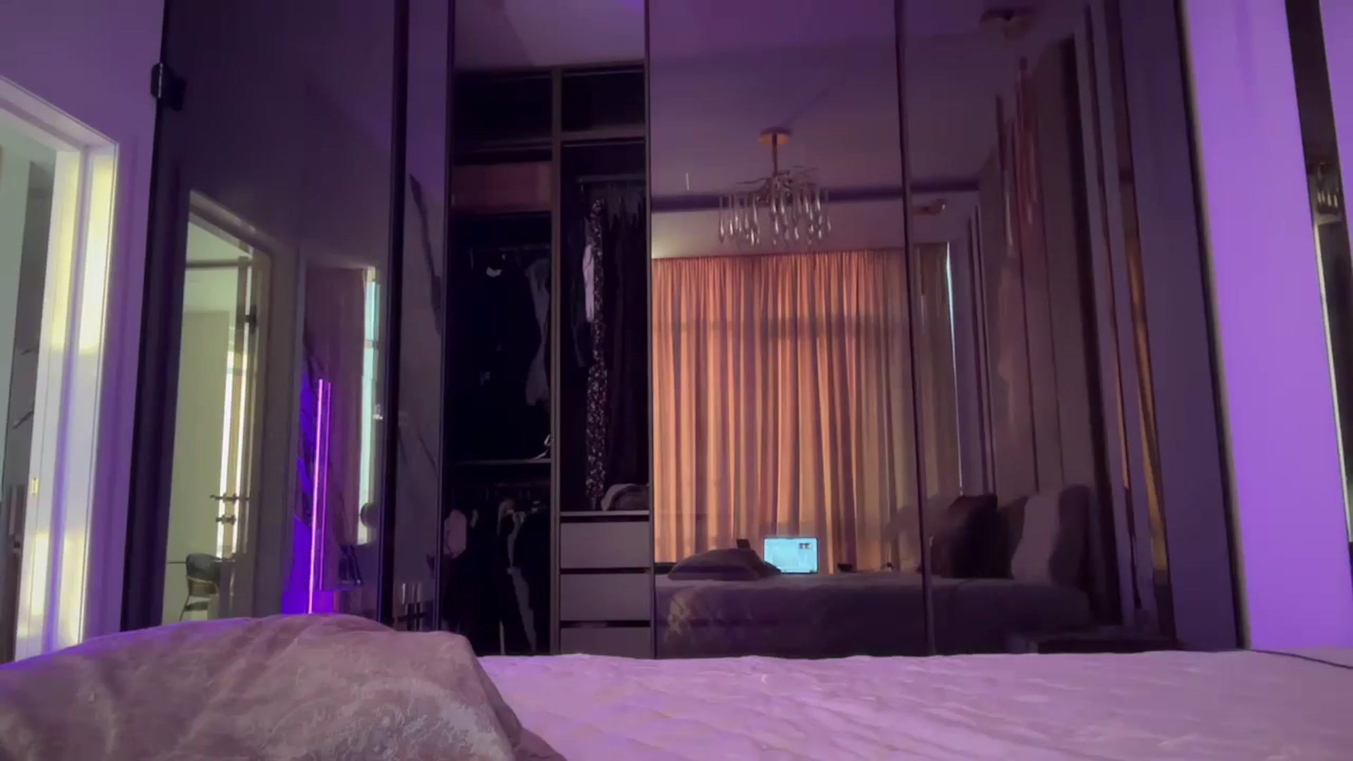 Gallery image thumbnail from UGLYGIRL_'s myfreecams stream on, 05/03/2025, 03:29 image 4 of 20