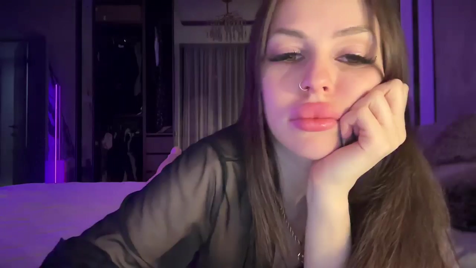 Gallery image thumbnail from UGLYGIRL_'s myfreecams stream on, 05/04/2025, 21:08 image 12 of 20