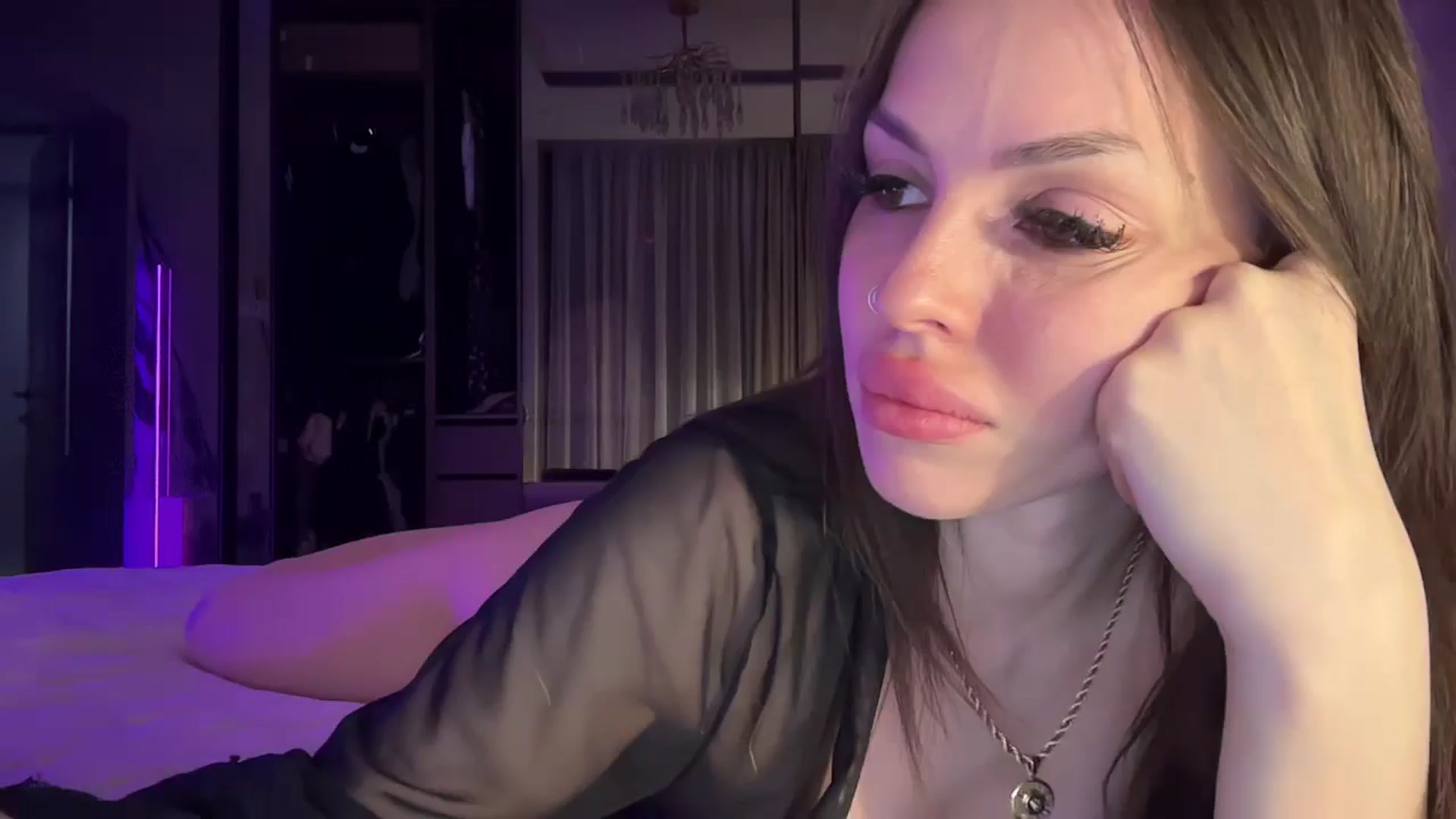 Gallery image thumbnail from UGLYGIRL_'s myfreecams stream on, 05/04/2025, 21:08 image 9 of 20