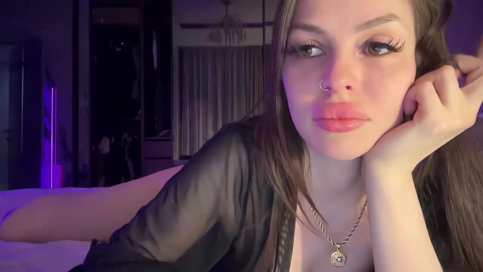 Gallery image thumbnail from UGLYGIRL_'s myfreecams stream on, 05/04/2025, 21:08 image 6 of 20
