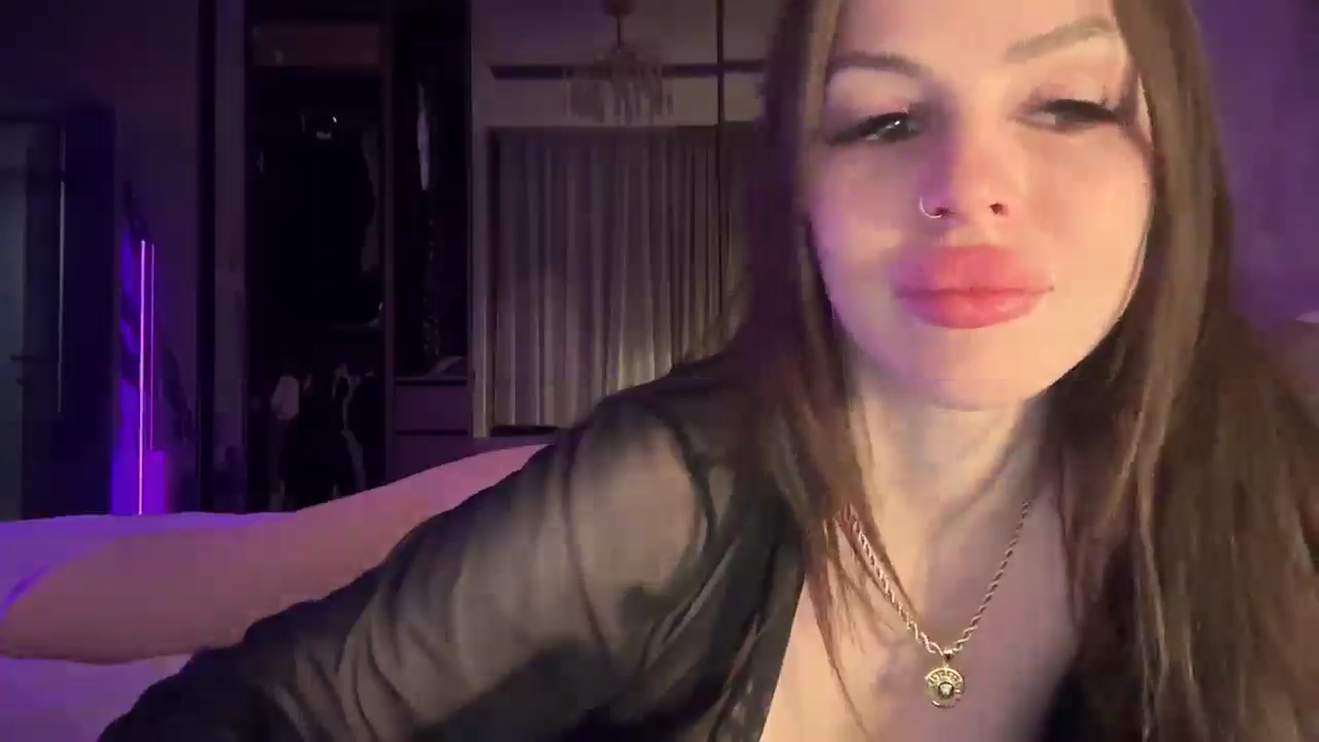 Gallery image thumbnail from UGLYGIRL_'s myfreecams stream on, 05/04/2025, 21:08 image 8 of 20