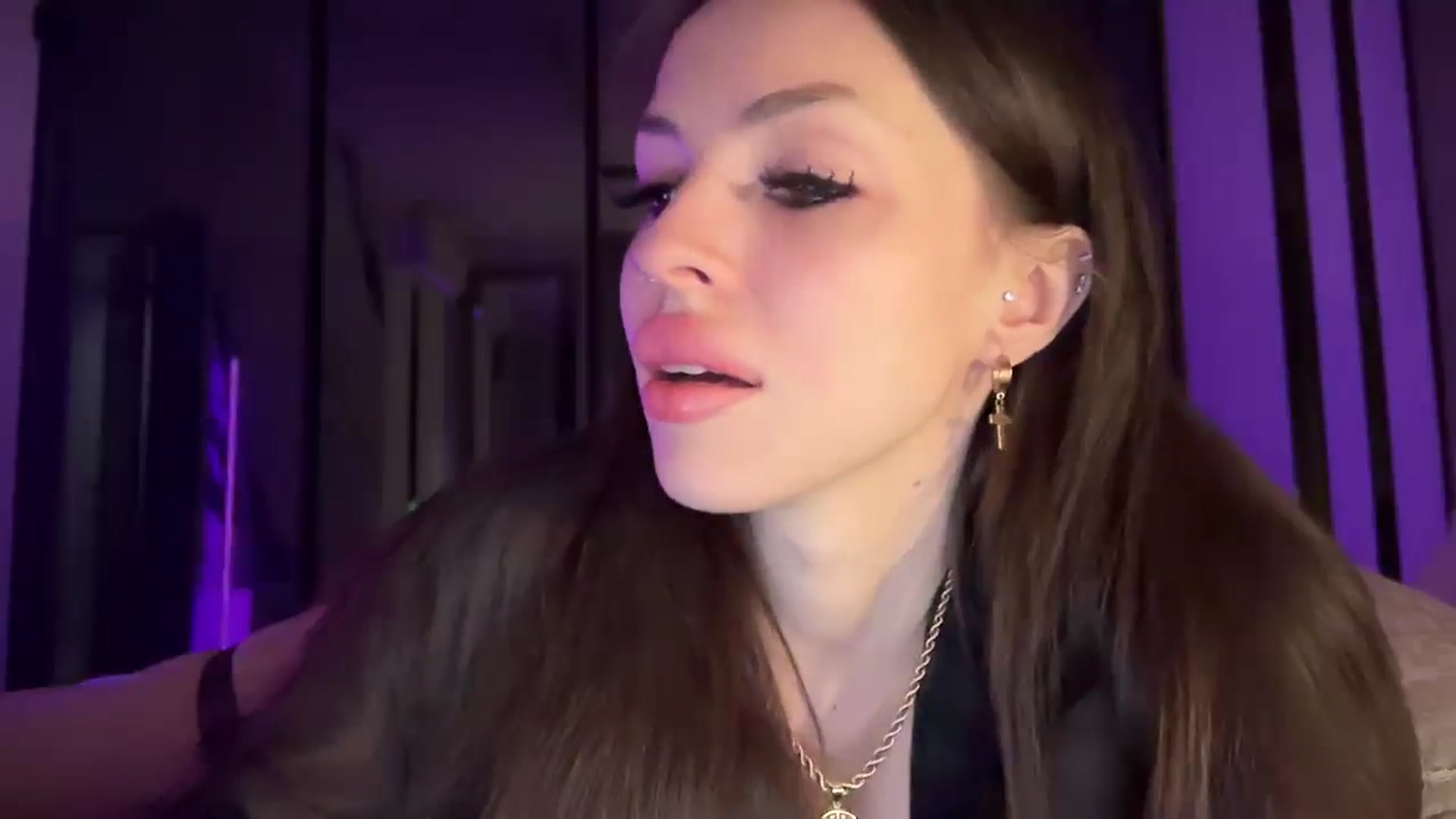 Gallery image thumbnail from UGLYGIRL_'s myfreecams stream on, 05/04/2025, 21:58 image 20 of 20