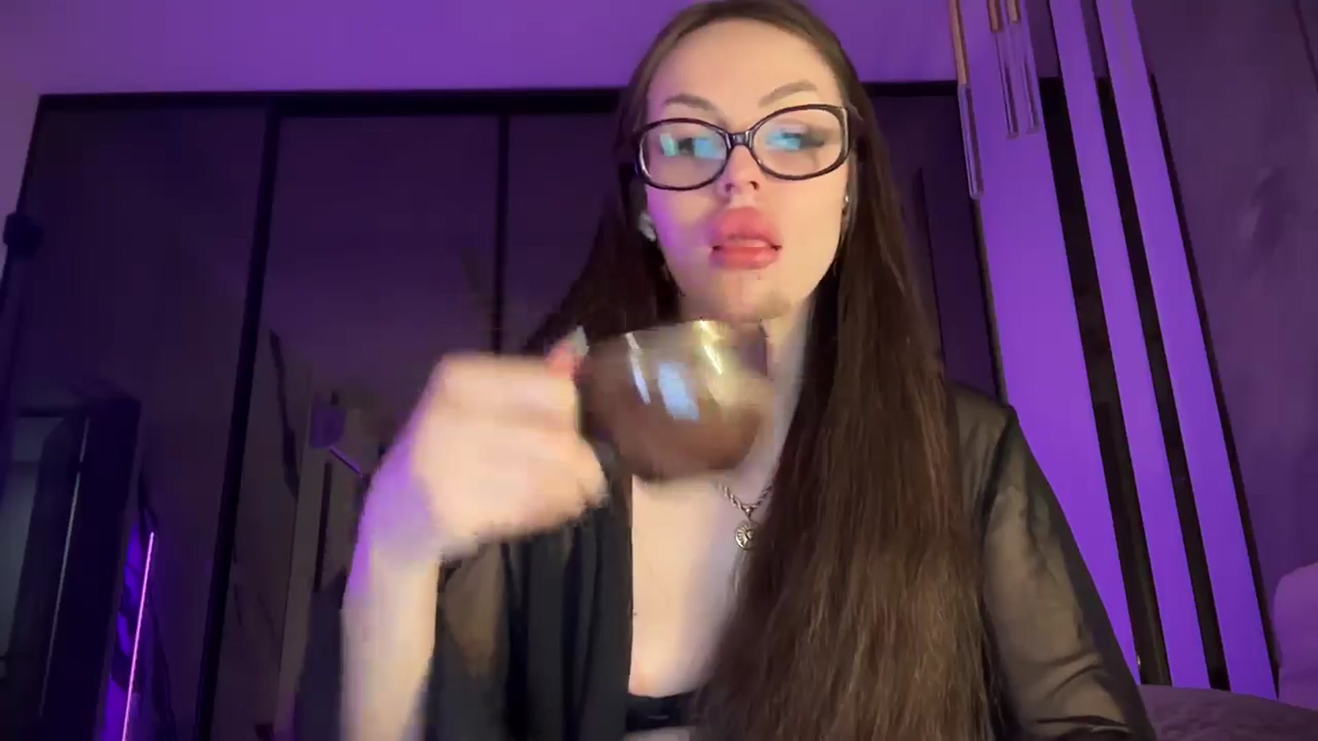 Gallery image thumbnail from UGLYGIRL_'s myfreecams stream on, 05/04/2025, 21:58 image 3 of 20