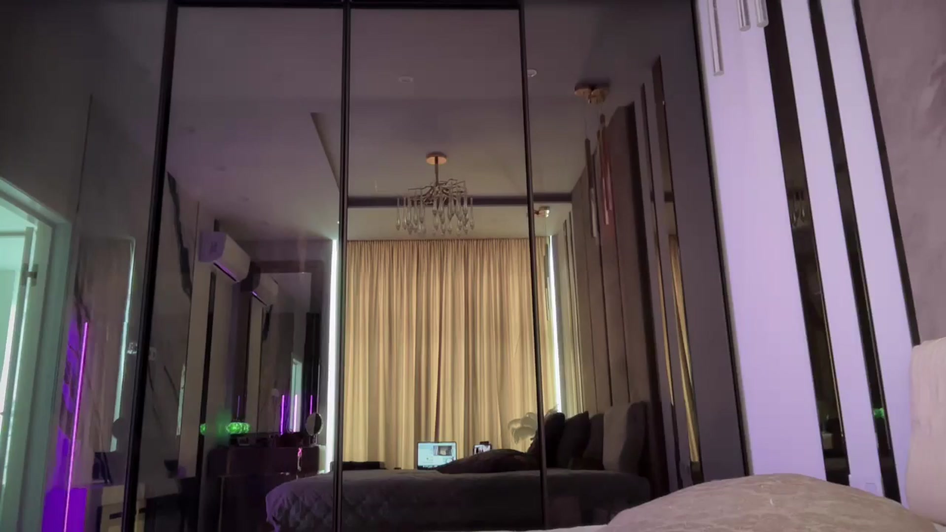 Gallery image thumbnail from UGLYGIRL_'s myfreecams stream on, 05/05/2025, 08:41 image 16 of 20