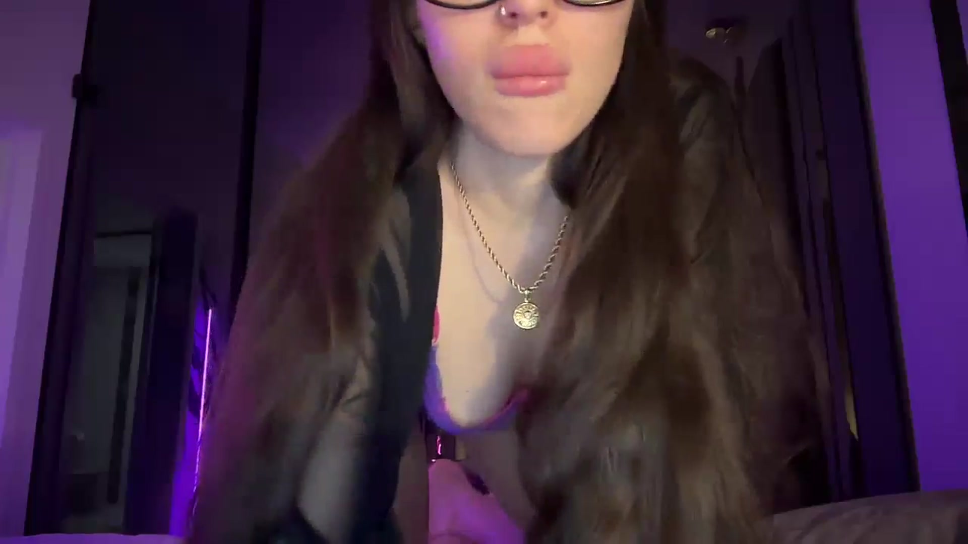 Gallery image thumbnail from UGLYGIRL_'s myfreecams stream on, 05/06/2025, 02:25 image 16 of 20