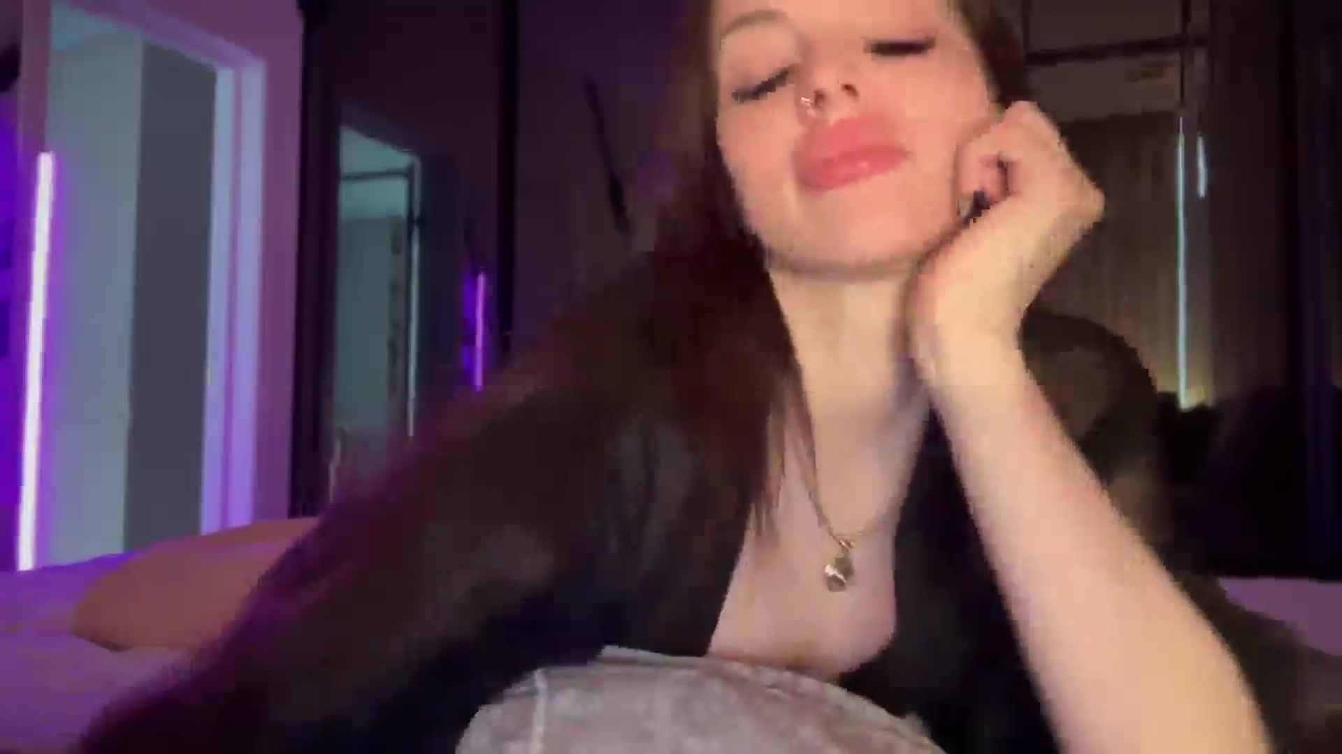 Gallery image thumbnail from UGLYGIRL_'s myfreecams stream on, 05/06/2025, 04:14 image 12 of 20