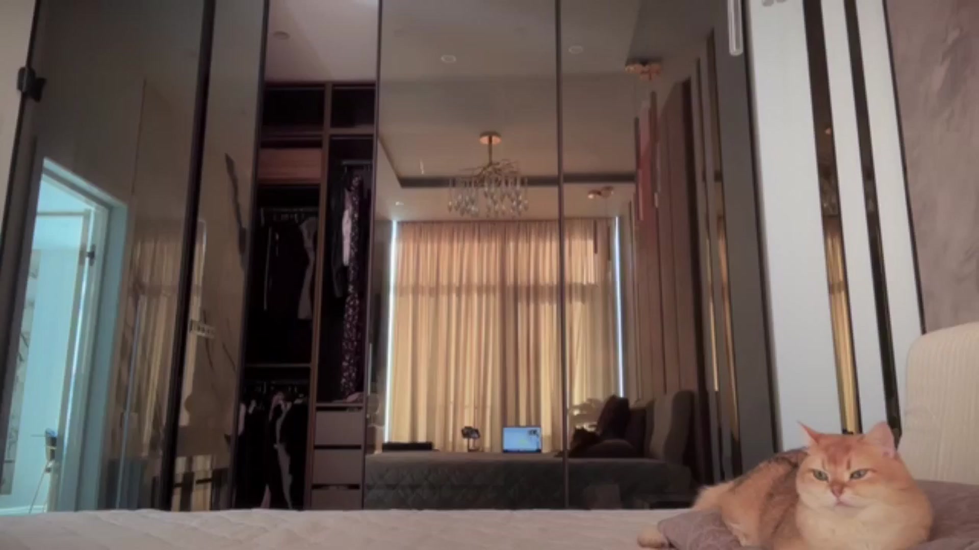 Gallery image thumbnail from UGLYGIRL_'s myfreecams stream on, 05/08/2025, 06:25 image 7 of 20