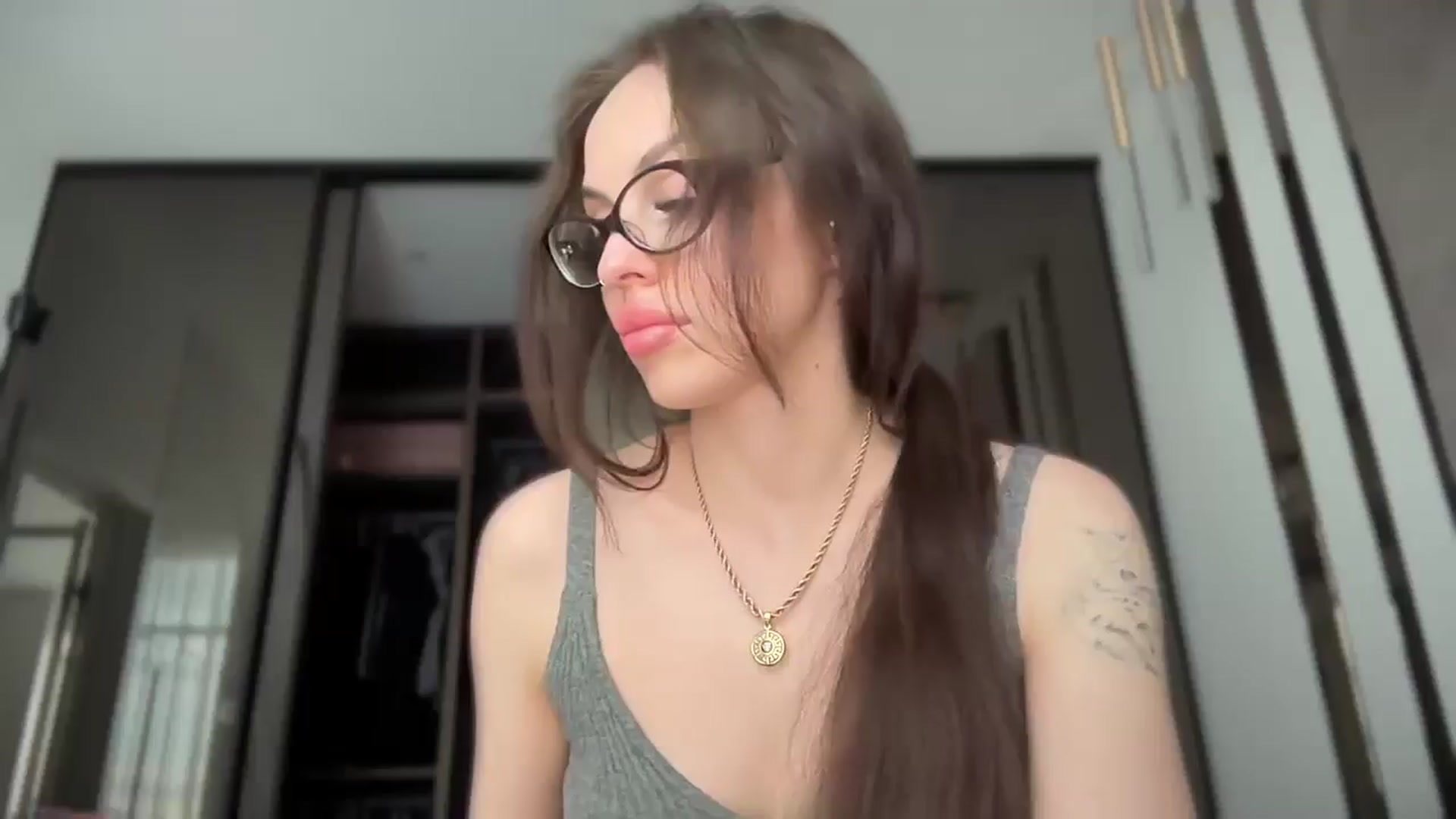 Gallery image thumbnail from UGLYGIRL_'s myfreecams stream on, 05/08/2025, 15:25 image 17 of 20