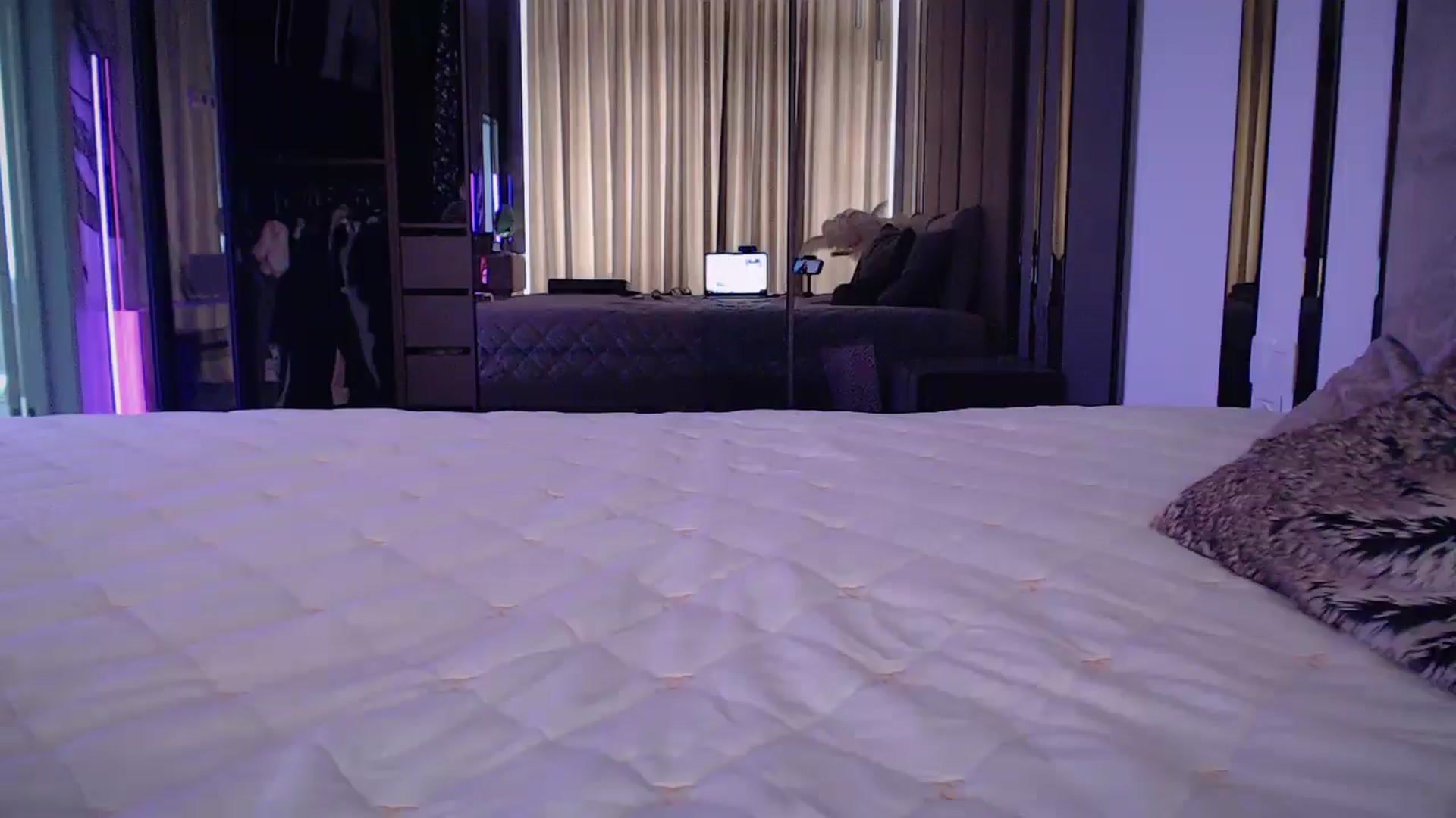 Gallery image thumbnail from UGLYGIRL_'s myfreecams stream on, 05/10/2025, 09:46 image 8 of 20