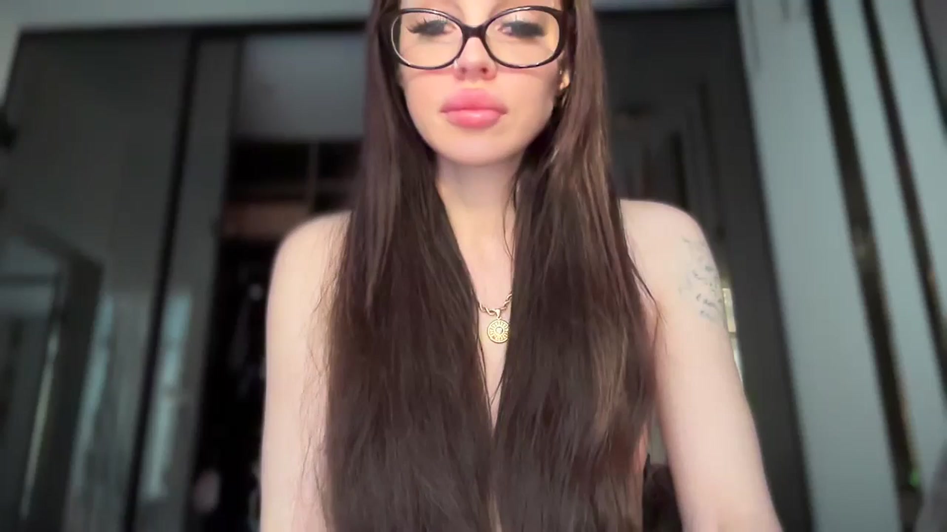 Gallery image thumbnail from UGLYGIRL_'s myfreecams stream on, 05/13/2025, 17:48 image 1 of 20