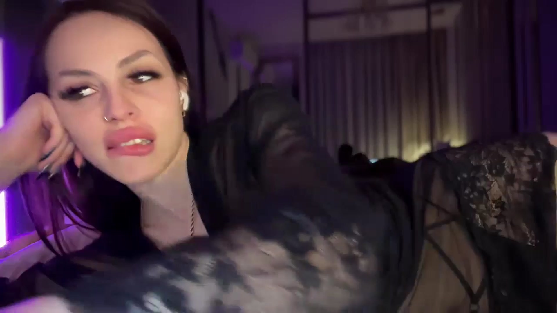 Gallery image thumbnail from UGLYGIRL_'s myfreecams stream on, 05/15/2025, 21:47 image 6 of 20