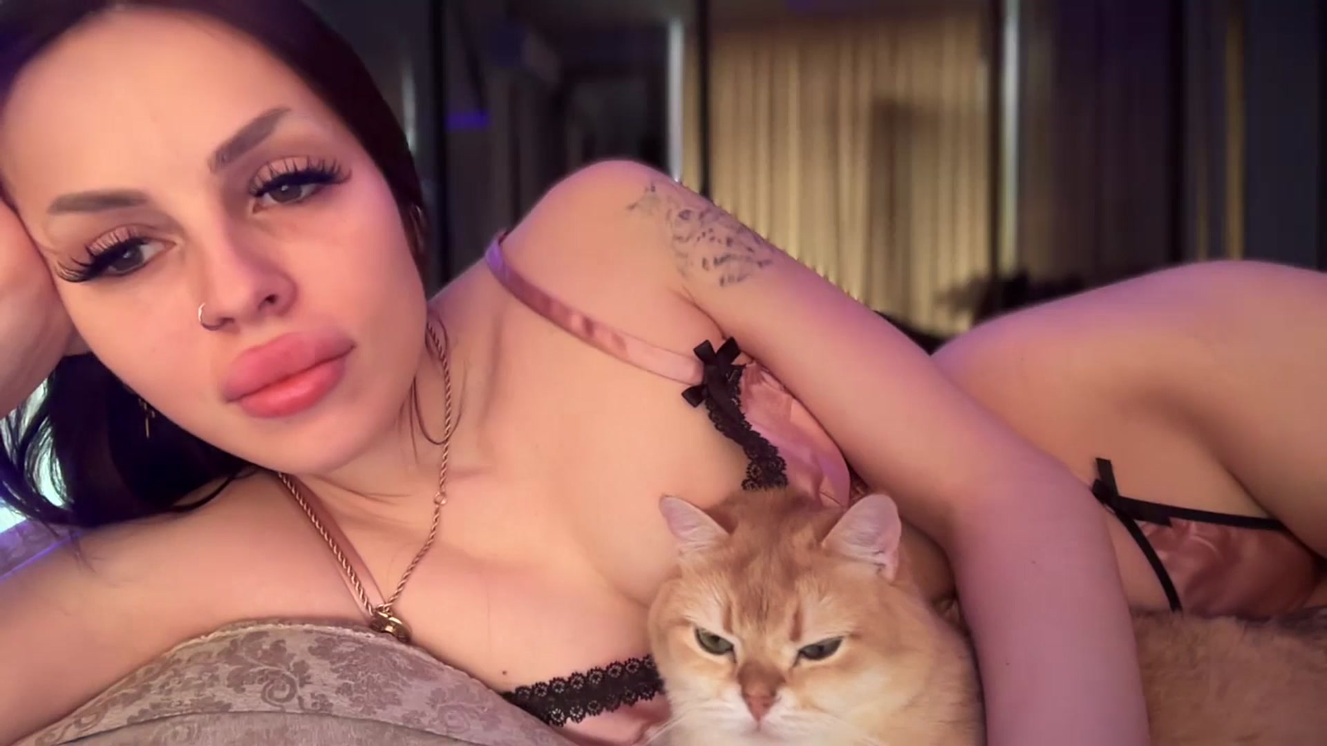 Gallery image thumbnail from UGLYGIRL_'s myfreecams stream on, 05/18/2025, 09:36 image 19 of 20