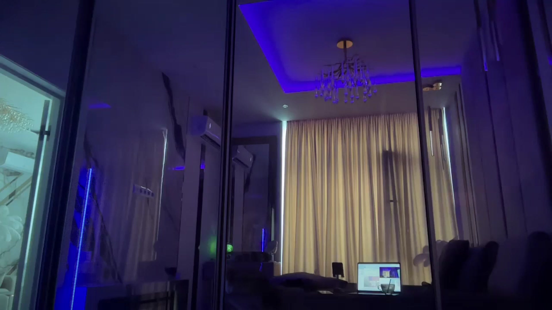 Gallery image thumbnail from UGLYGIRL_'s myfreecams stream on, 05/19/2025, 14:33 image 5 of 20