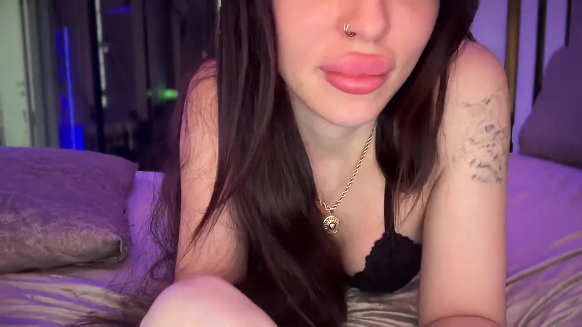 Gallery image thumbnail from UGLYGIRL_'s myfreecams stream on, 05/19/2025, 14:33 image 4 of 20