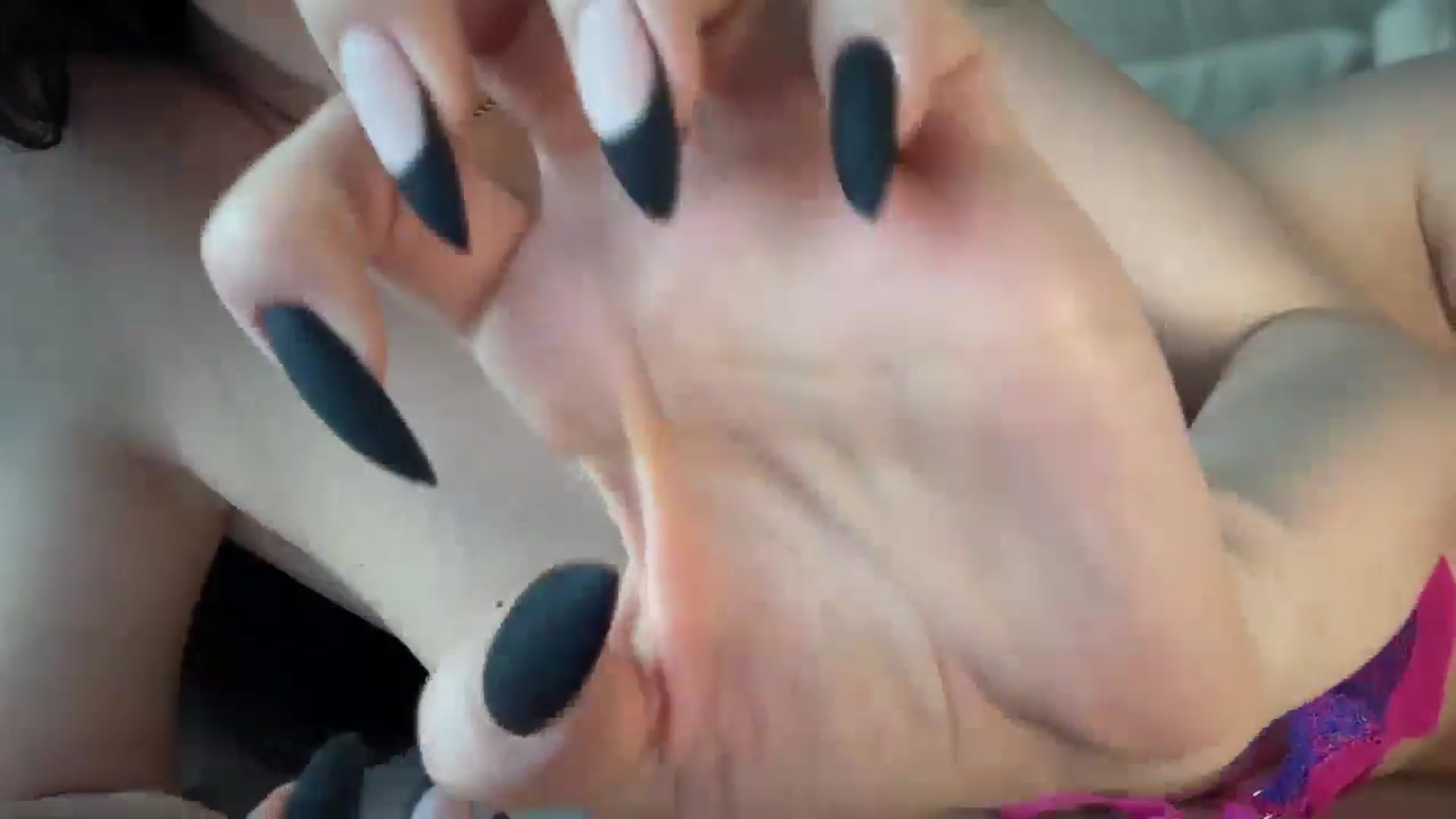 Gallery image thumbnail from UGLYGIRL_'s myfreecams stream on, 05/24/2025, 05:00 image 12 of 20